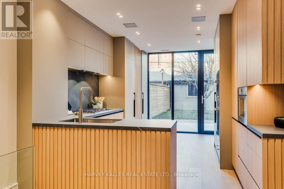 179 Palmerston Avenue, Toronto, Ontario  M6J 2J3 - Photo 17 - C12839228