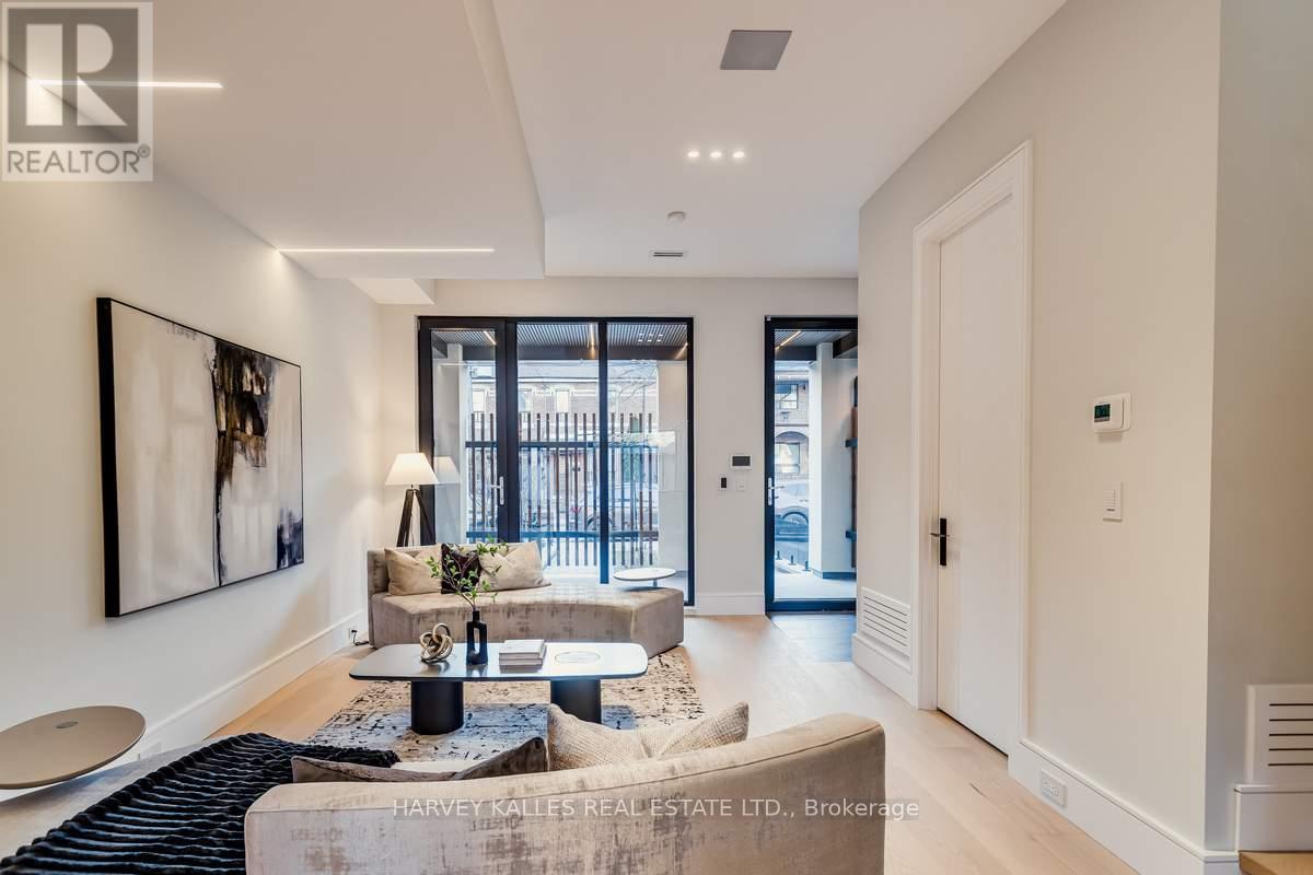 179 Palmerston Avenue, Toronto, Ontario  M6J 2J3 - Photo 8 - C12839228