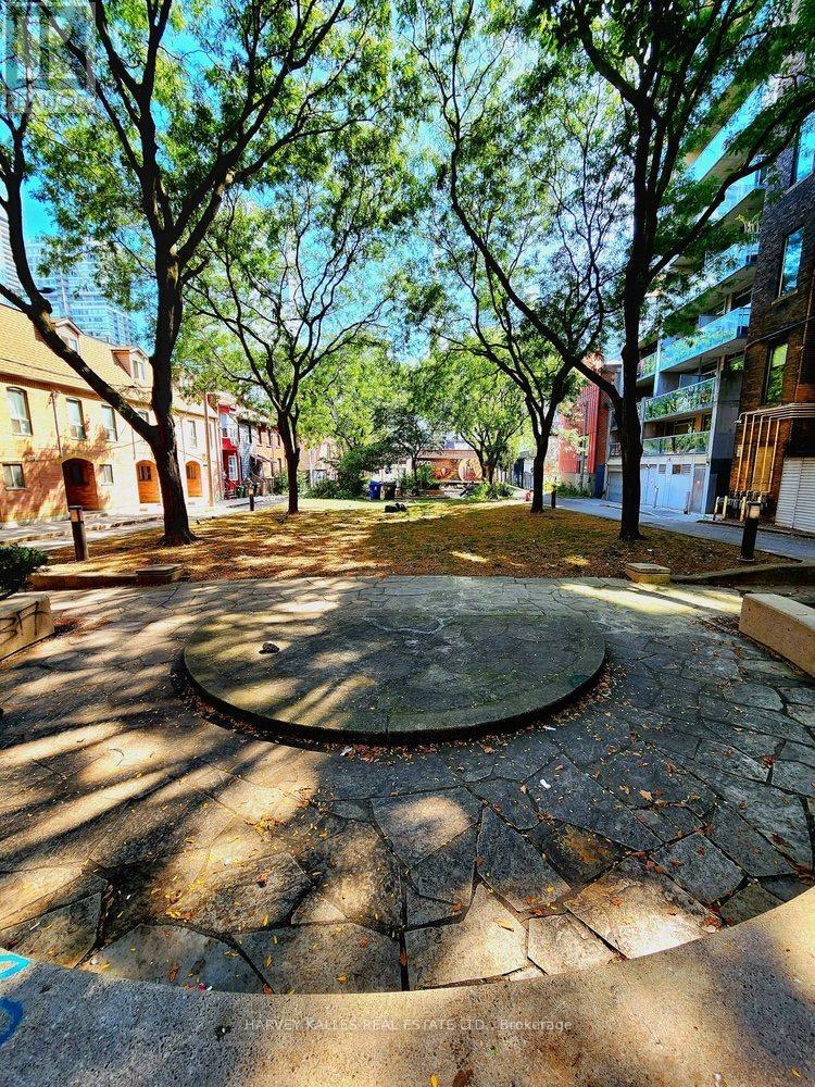 2 - 11 Saint Patricks Square, Toronto, Ontario  M5T 1W8 - Photo 5 - C12839602