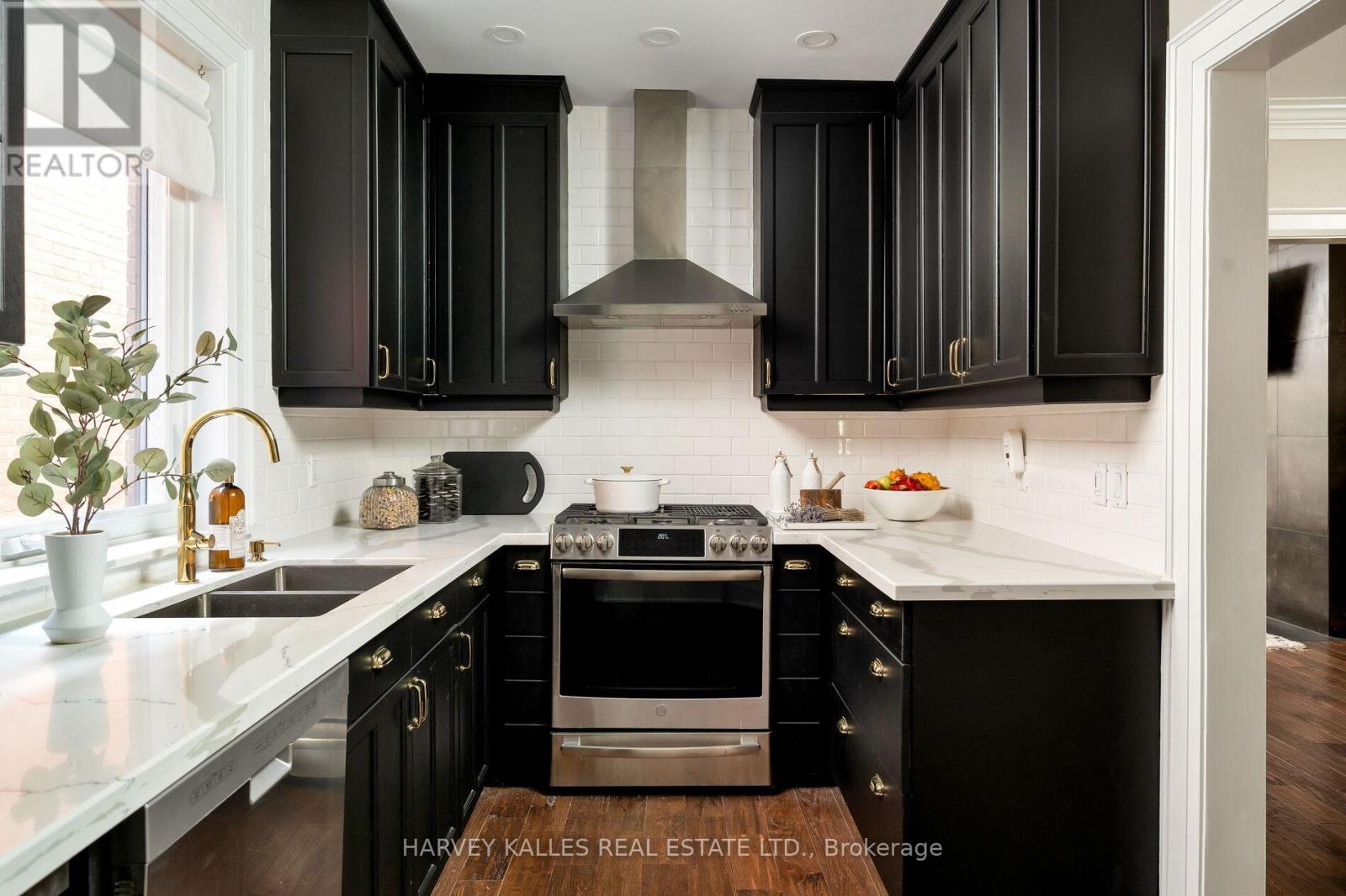 39 Standish Avenue, Toronto, Ontario  M4W 3B2 - Photo 17 - C12841572