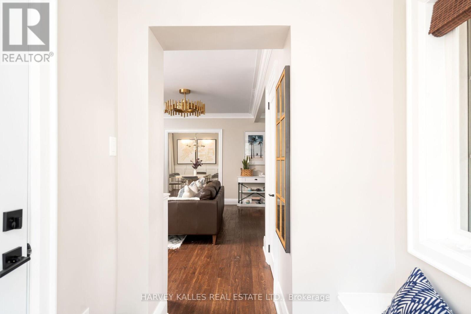 39 Standish Avenue, Toronto, Ontario  M4W 3B2 - Photo 6 - C12841572