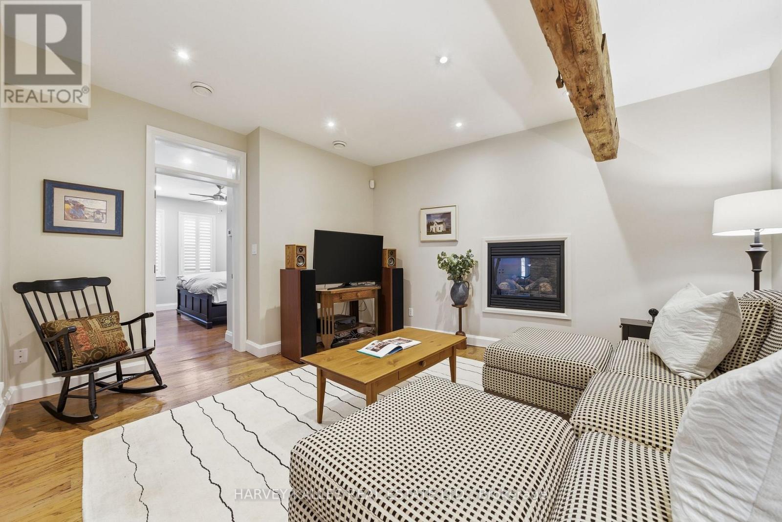 7 - 4 Bridge Street, Prince Edward County, Ontario  K0K 2T0 - Photo 11 - X12842956