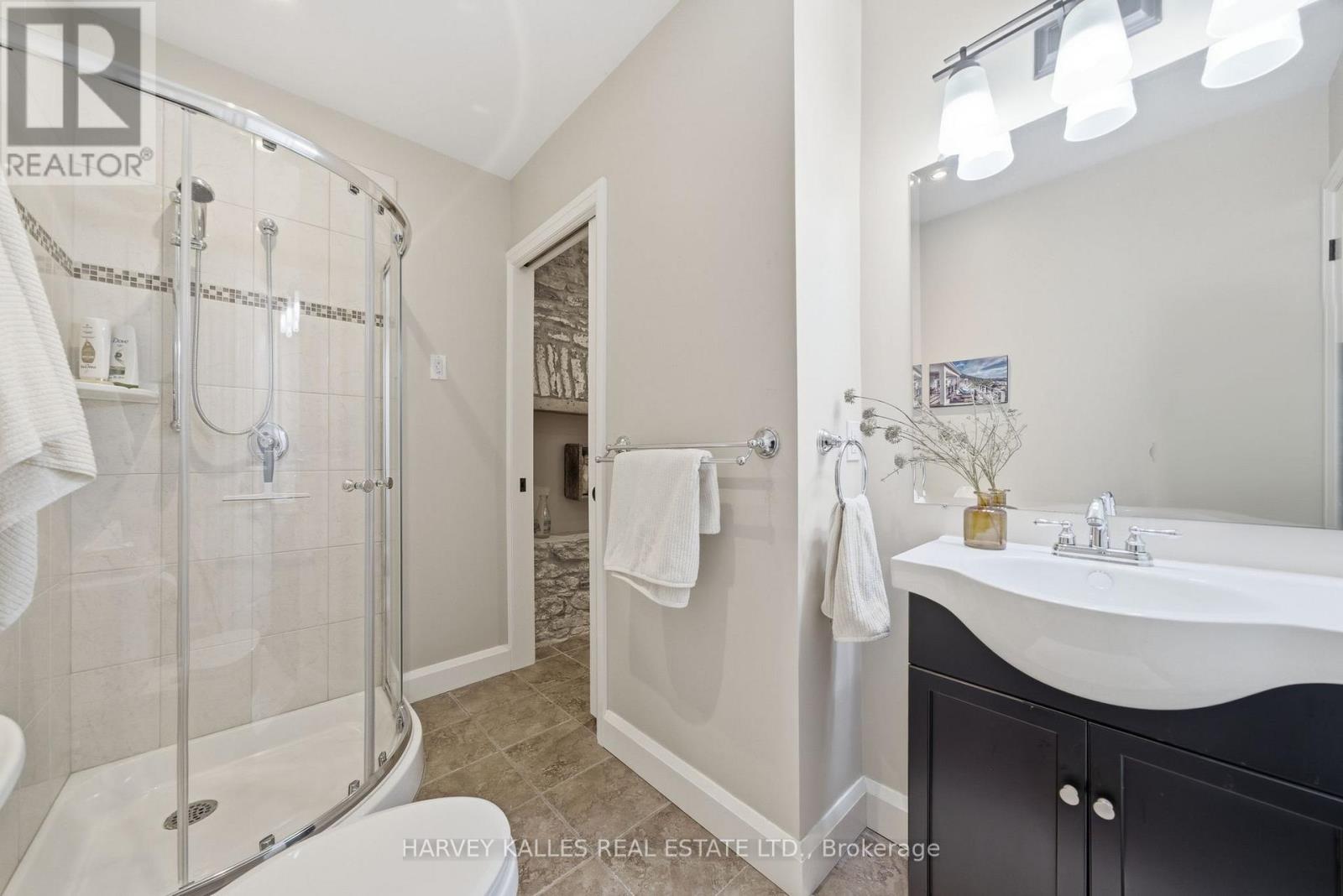 7 - 4 Bridge Street, Prince Edward County, Ontario  K0K 2T0 - Photo 14 - X12842956