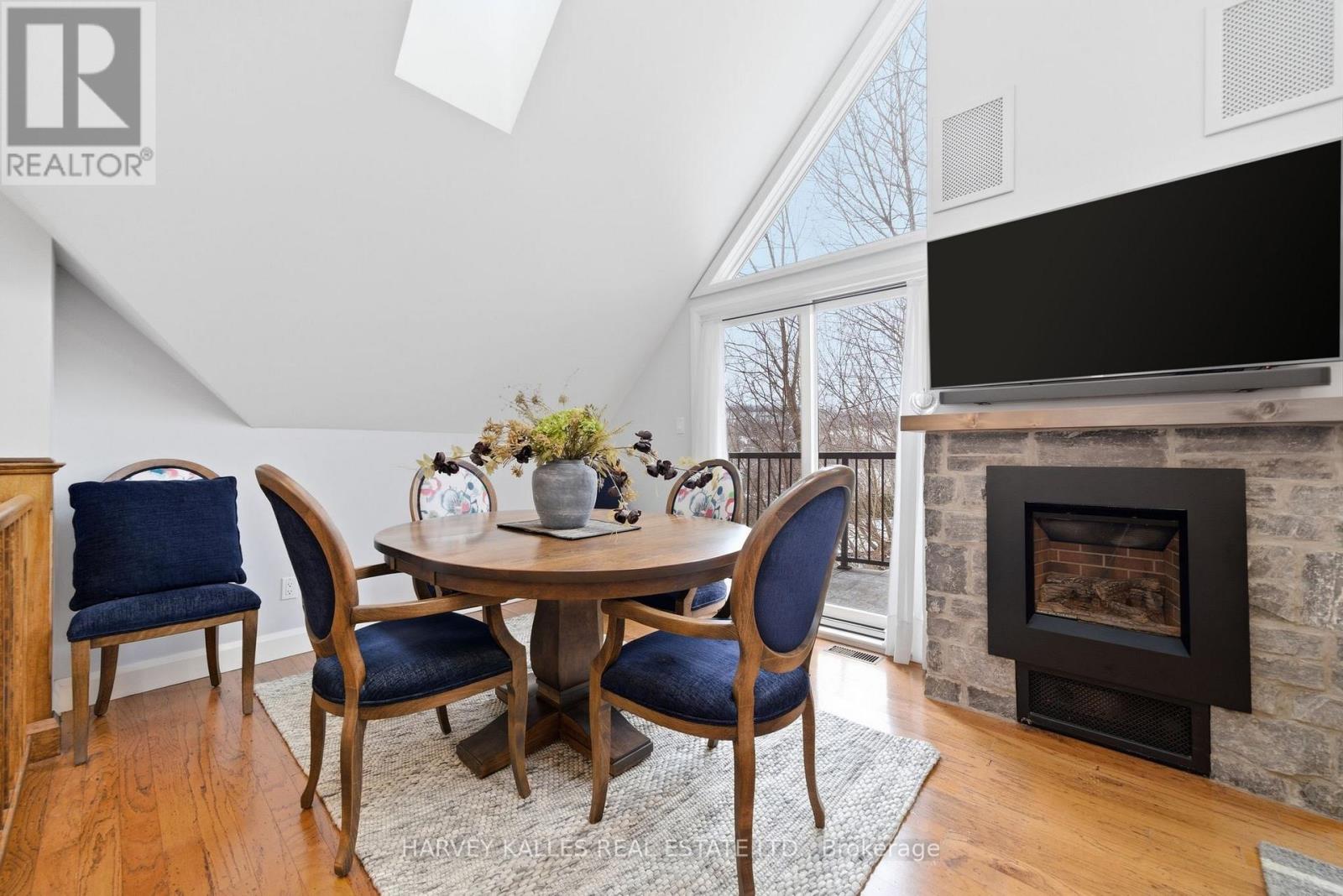 7 - 4 Bridge Street, Prince Edward County, Ontario  K0K 2T0 - Photo 19 - X12842956