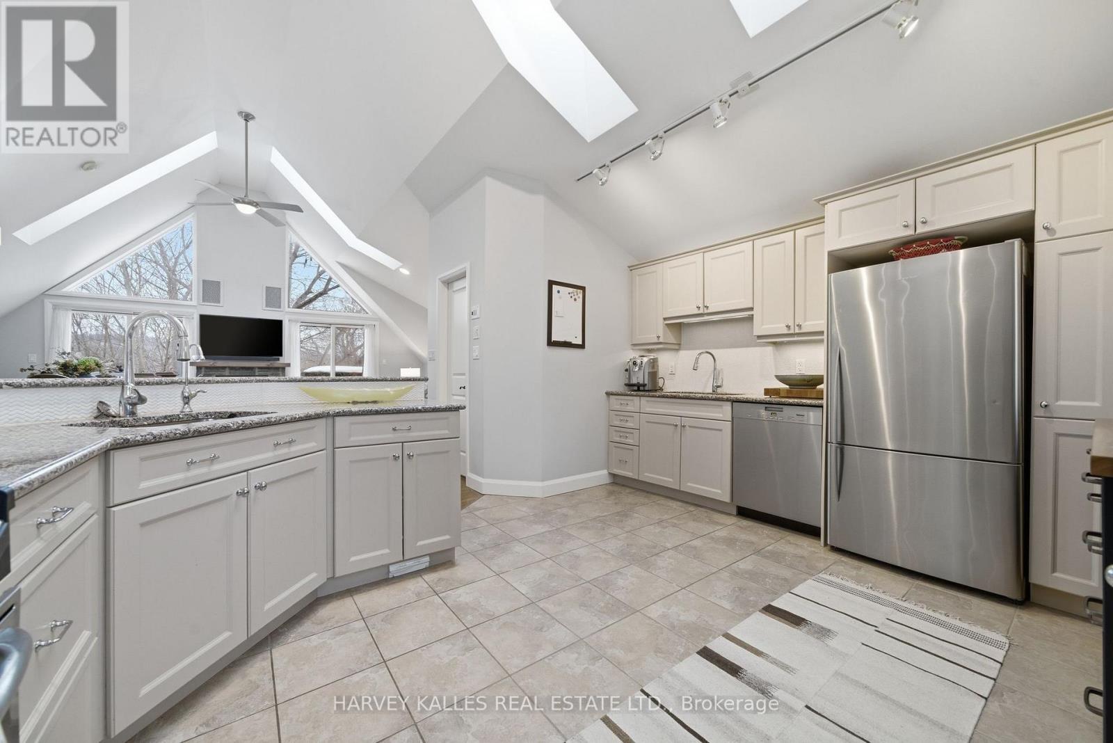 7 - 4 Bridge Street, Prince Edward County, Ontario  K0K 2T0 - Photo 23 - X12842956