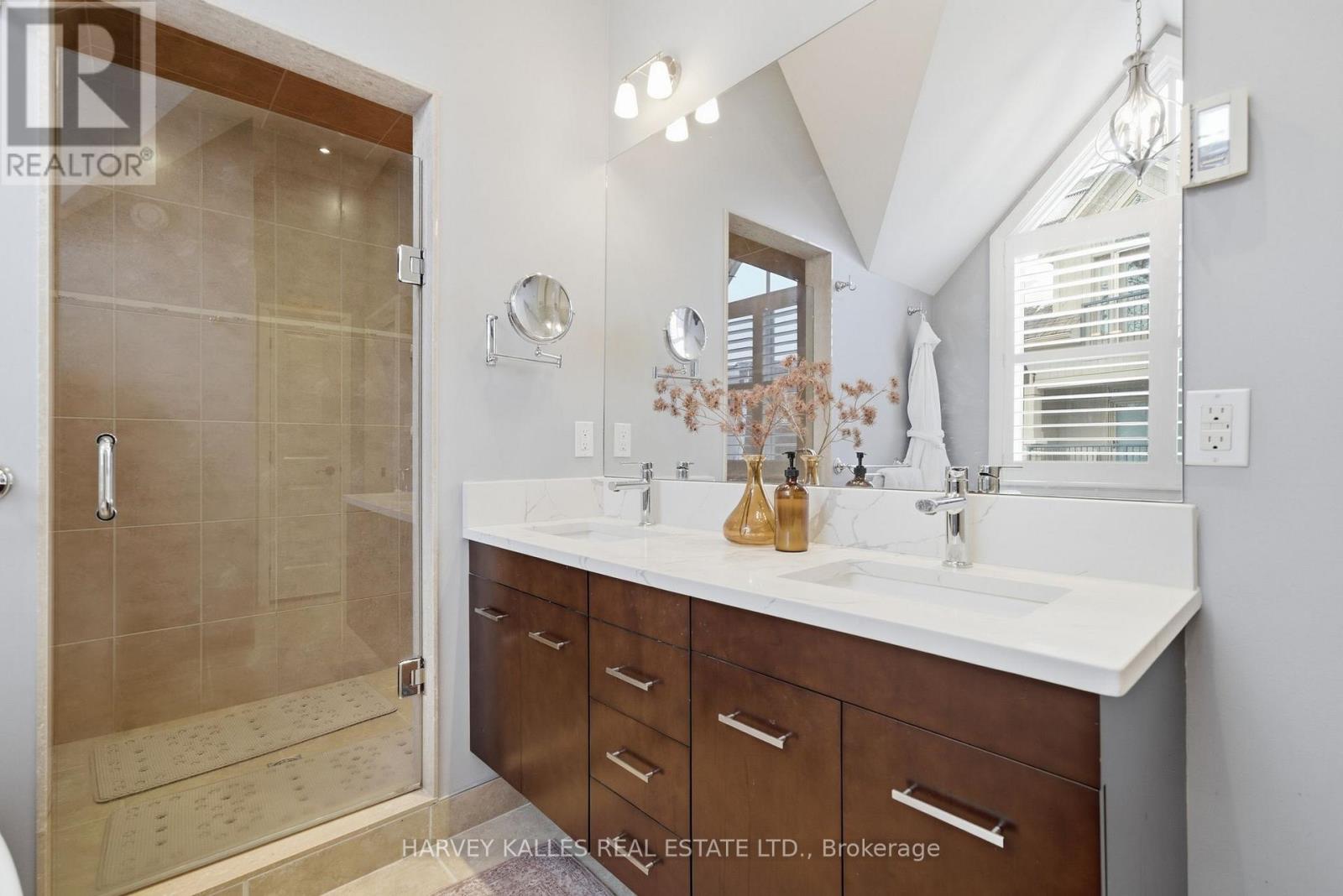 7 - 4 Bridge Street, Prince Edward County, Ontario  K0K 2T0 - Photo 28 - X12842956