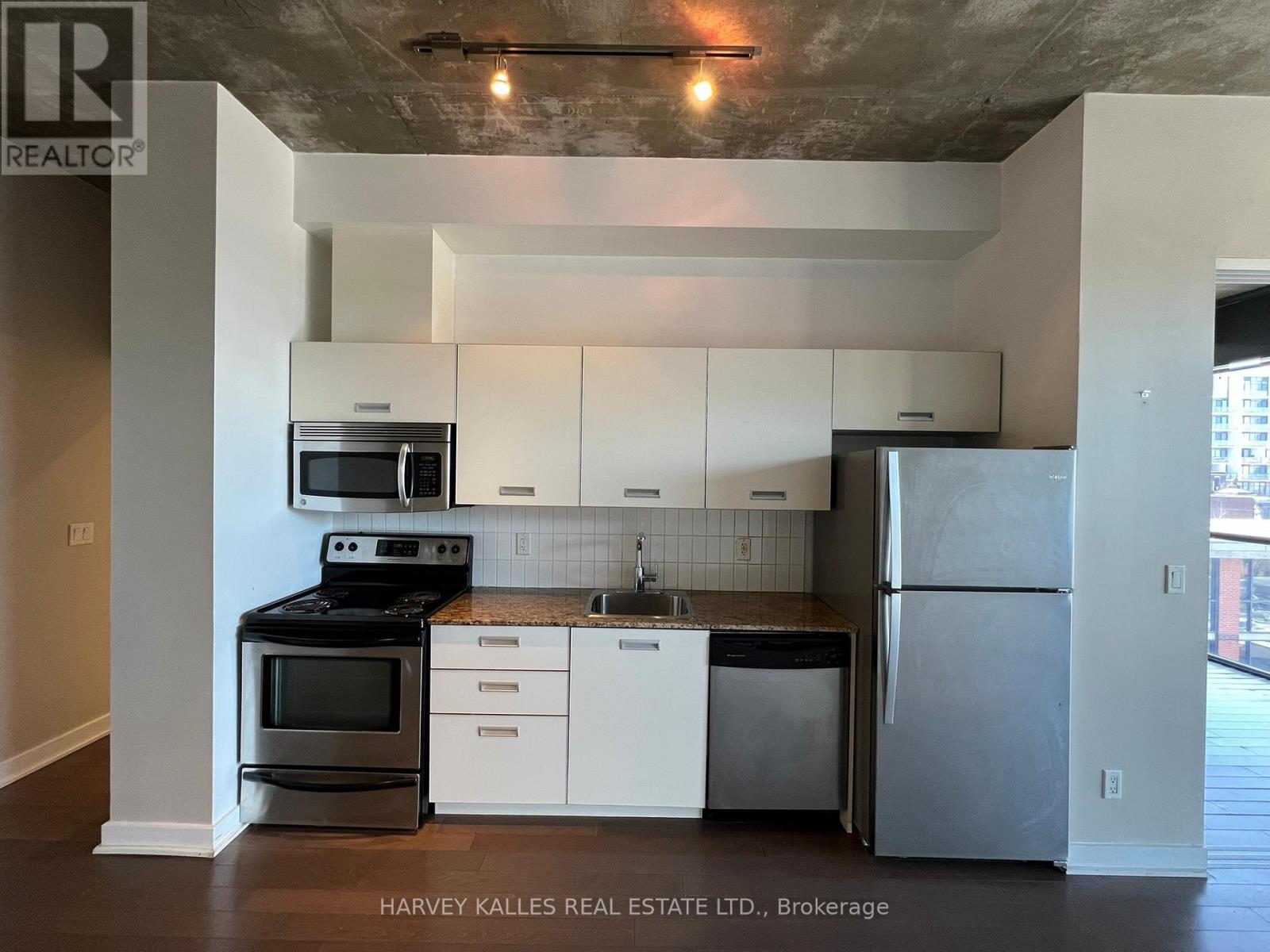 601 - 60 Bathurst Street, Toronto, Ontario  M5V 2P4 - Photo 17 - C12844594