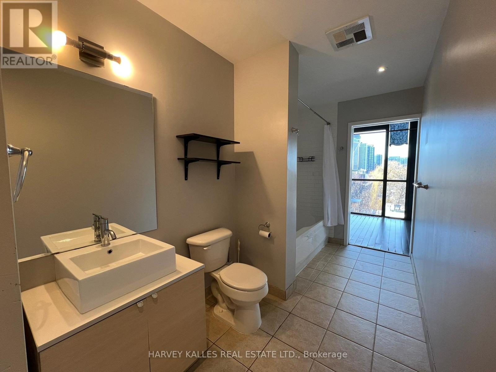 601 - 60 Bathurst Street, Toronto, Ontario  M5V 2P4 - Photo 22 - C12844594