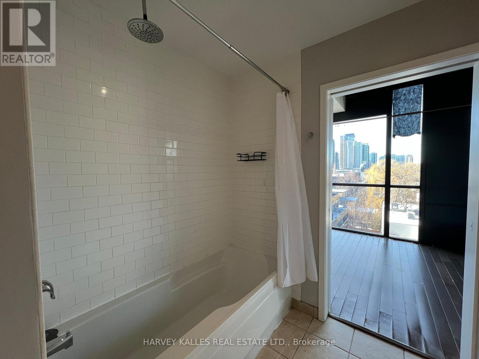 601 - 60 Bathurst Street, Toronto, Ontario  M5V 2P4 - Photo 23 - C12844594