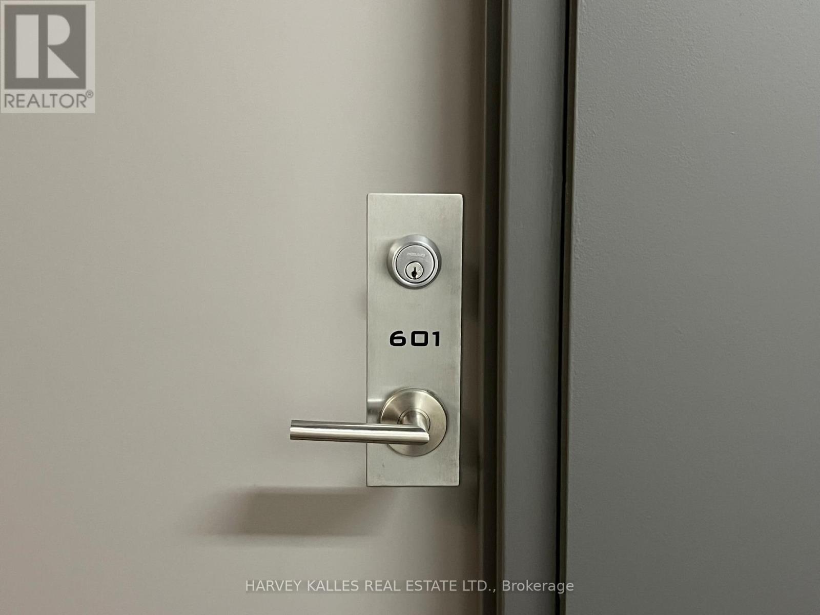 601 - 60 Bathurst Street, Toronto, Ontario  M5V 2P4 - Photo 8 - C12844594