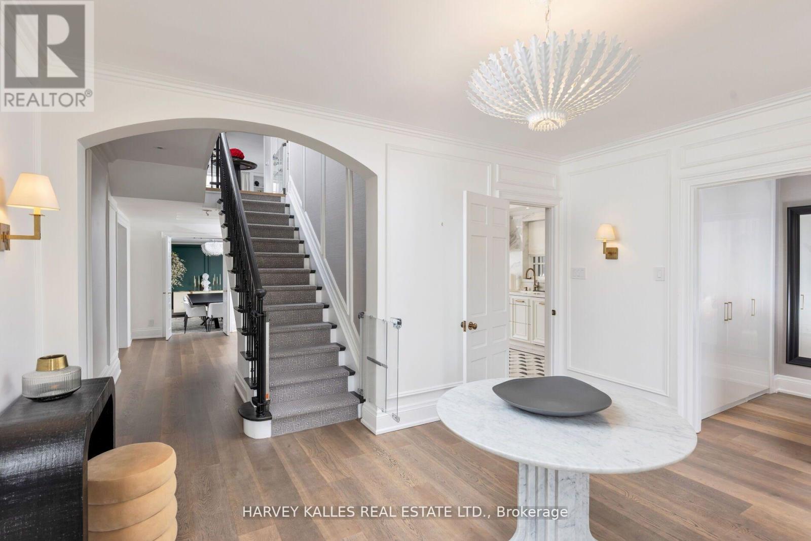 470 Russell Hill Road, Toronto, Ontario  M5P 2S7 - Photo 4 - C12846058