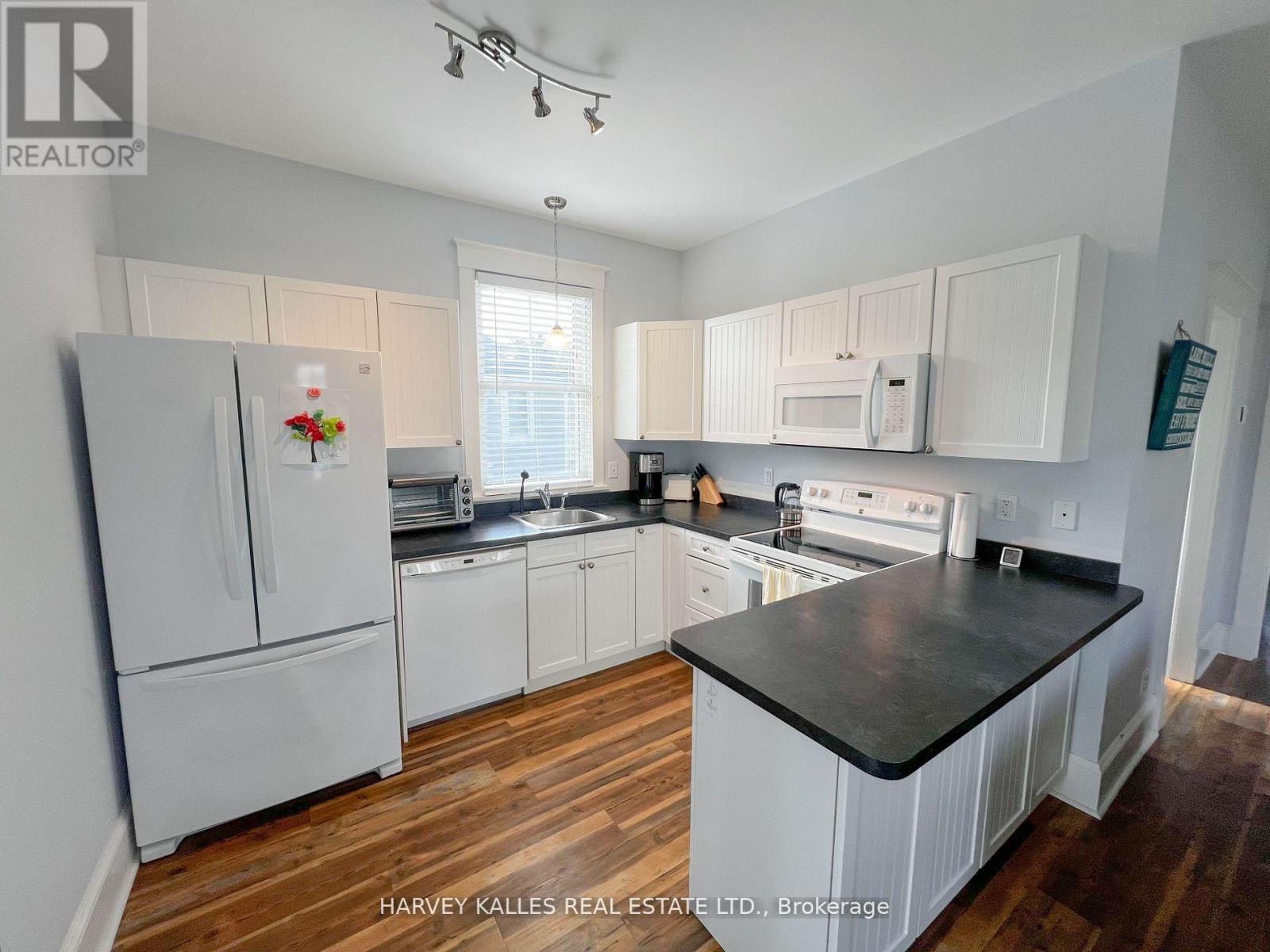 24 Butternut Lane, Prince Edward County, Ontario  K0K 1P0 - Photo 8 - X12846302