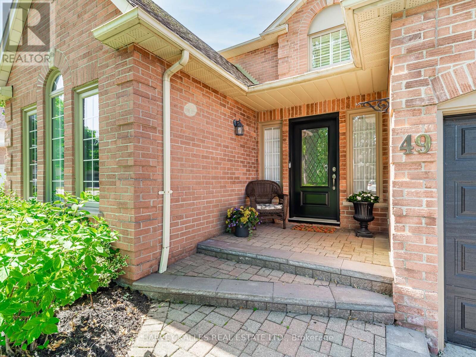 49 Rothean Drive, Whitby, Ontario L1P 1L5 - Photo 2 - E12846310