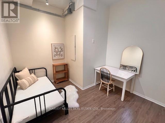 ROOM 1 - 605 BLOOR STREET, Toronto, Ontario