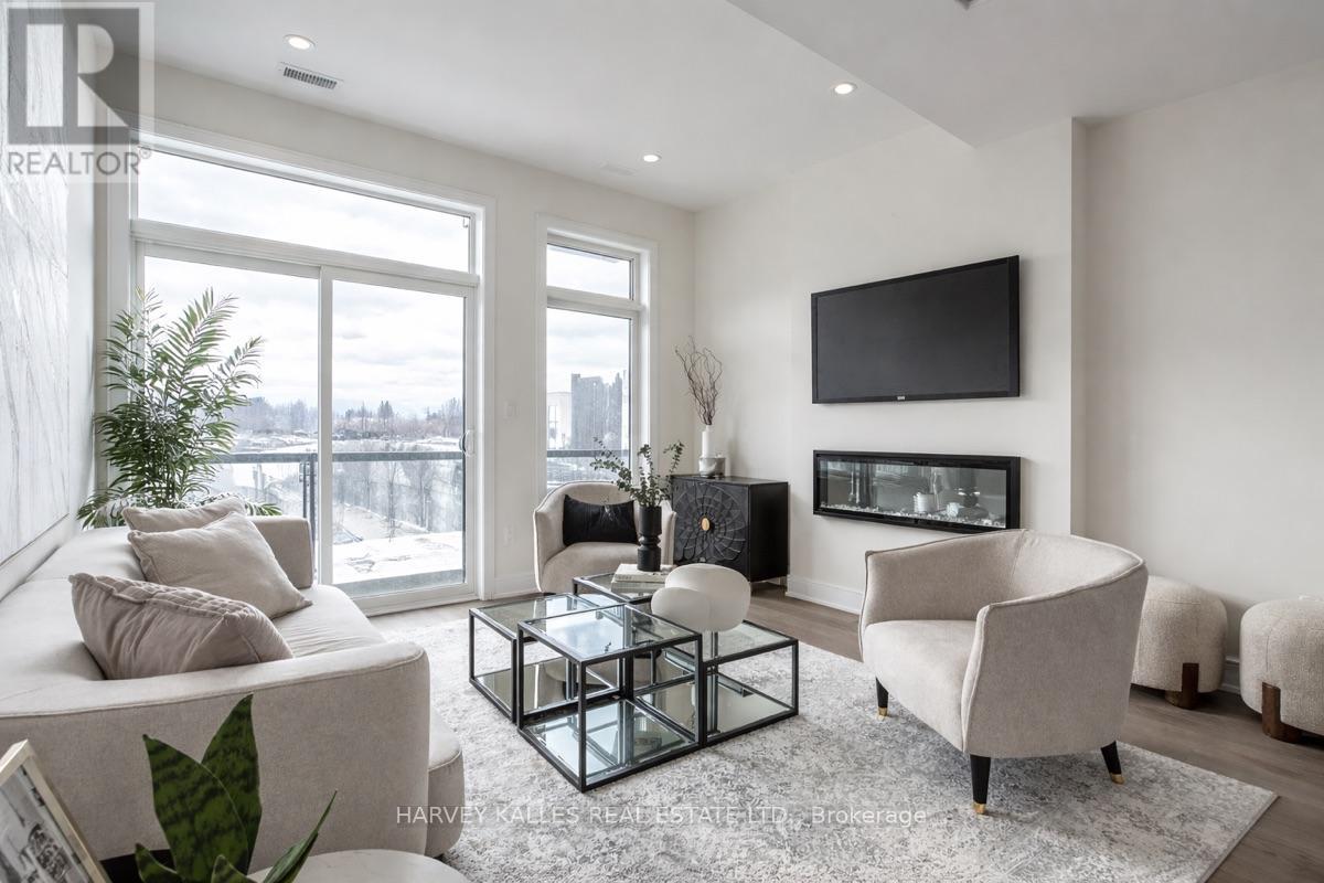 17 Innes Avenue, Toronto, Ontario  M6E 0B2 - Photo 4 - W12846648