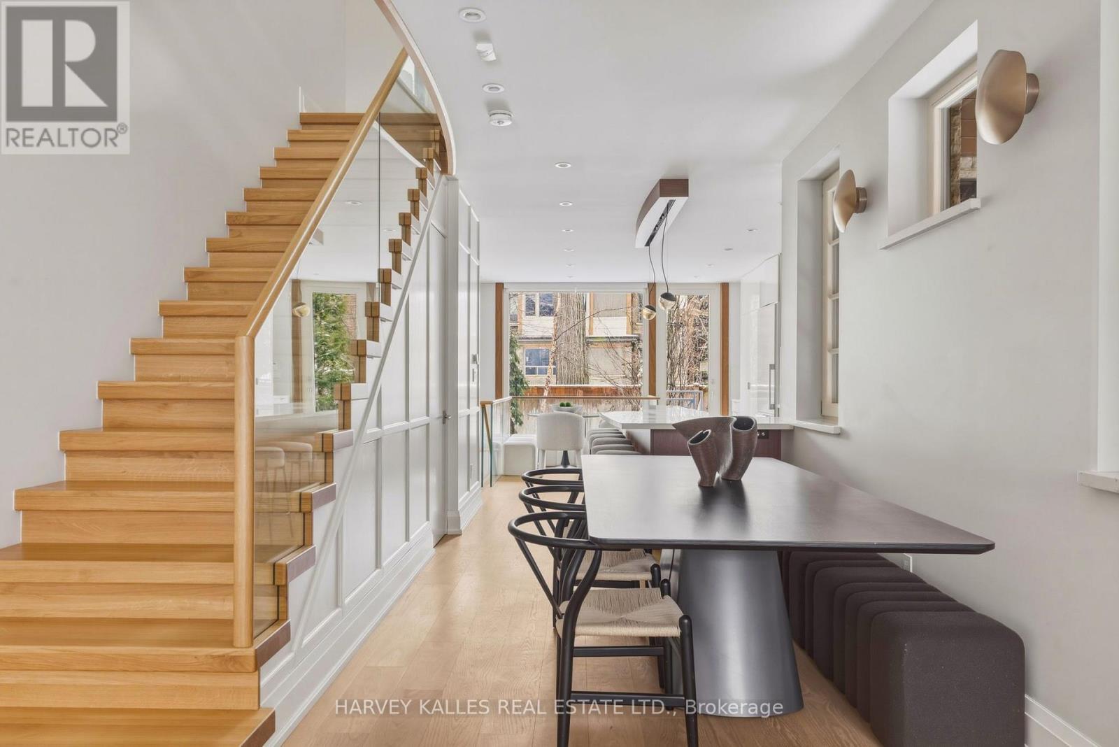 94b Admiral Road, Toronto, Ontario  M5R 2L6 - Photo 7 - C12849222