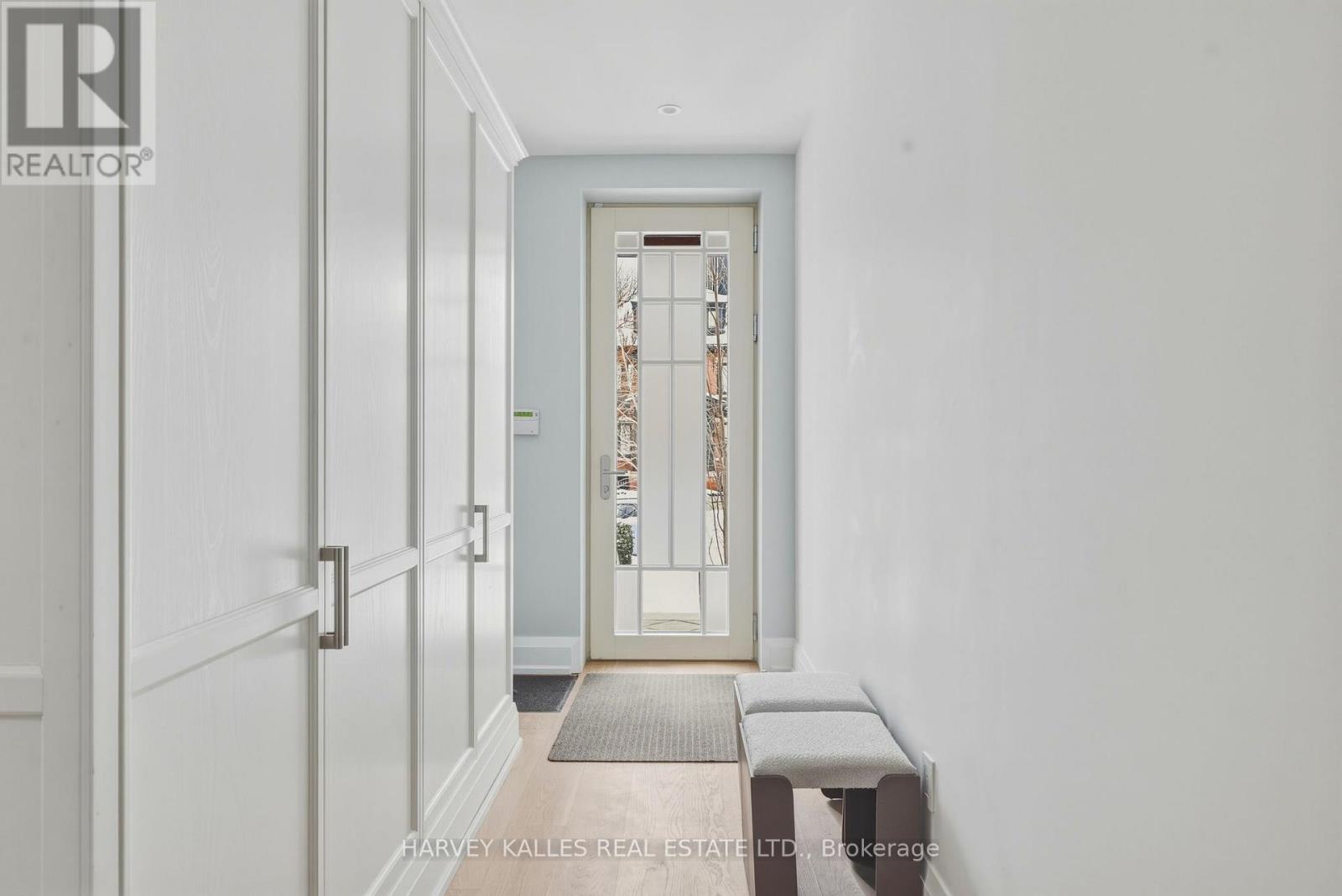 94 B Admiral Road, Toronto, Ontario  M5R 2L6 - Photo 2 - C12850636