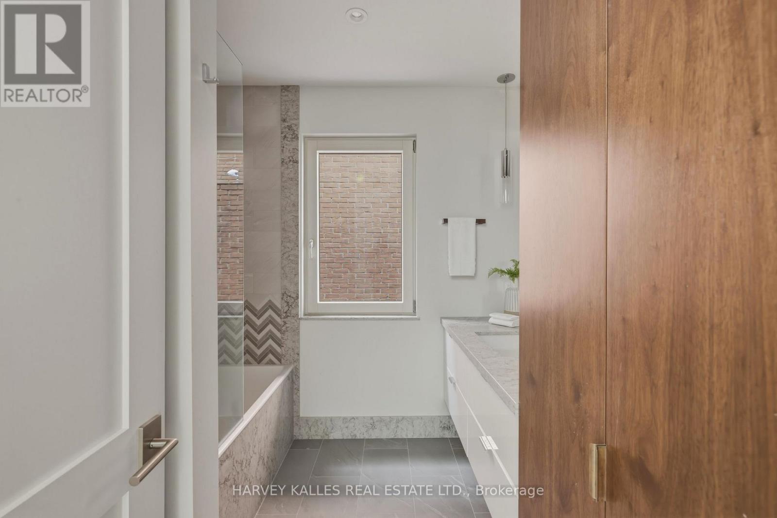 94 B Admiral Road, Toronto, Ontario  M5R 2L6 - Photo 21 - C12850636