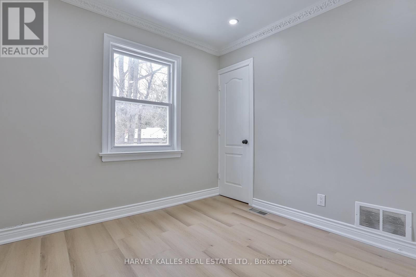 1239 Jane Street, Toronto, Ontario  M6M 4X9 - Photo 15 - W12856228