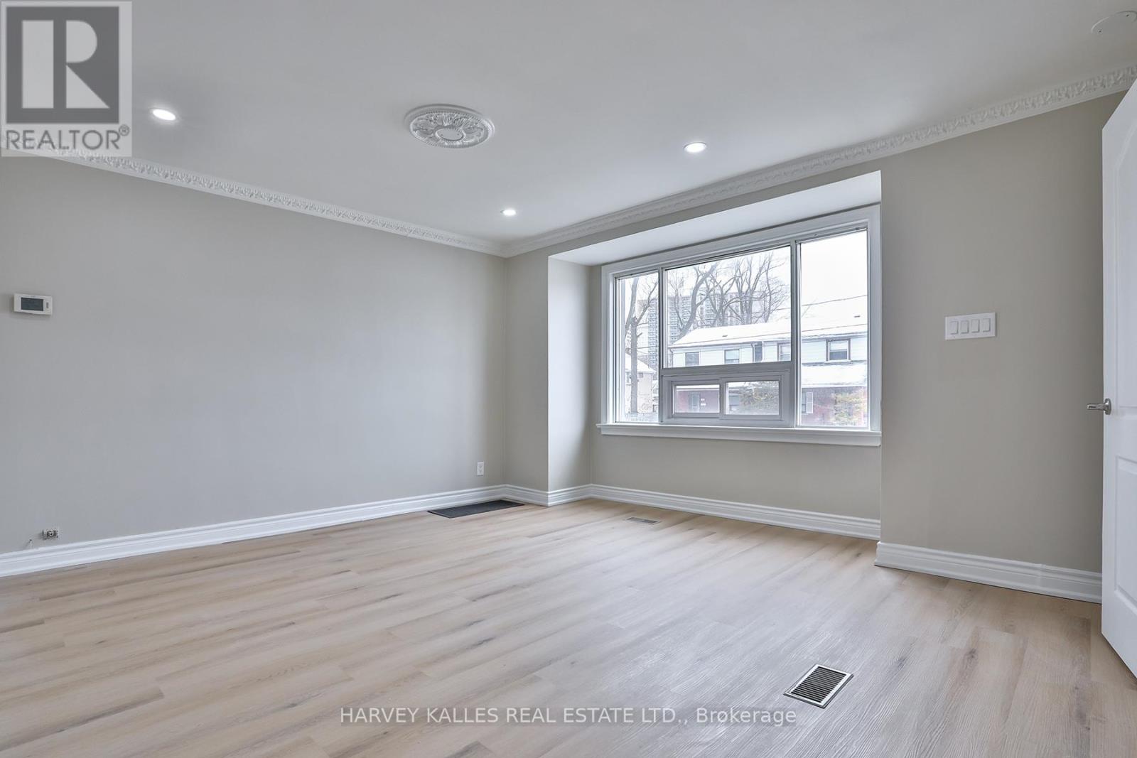 1239 Jane Street, Toronto, Ontario  M6M 4X9 - Photo 2 - W12856228