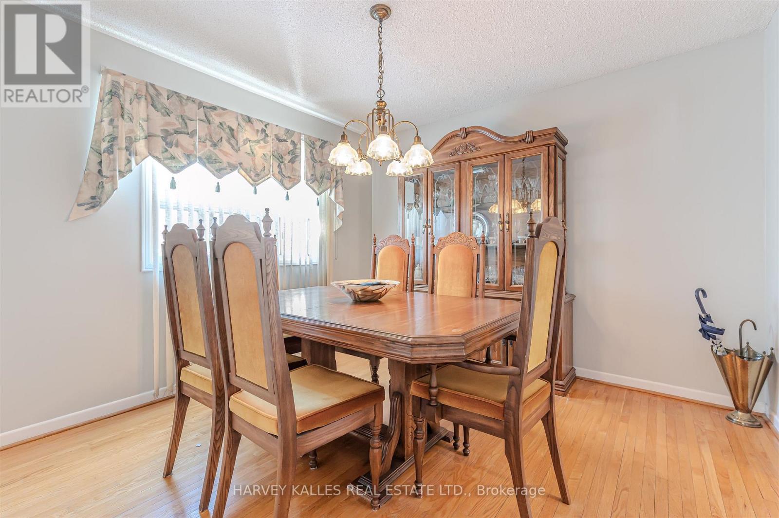 274 Mcgill Street, Mississauga, Ontario  L5A 1V4 - Photo 10 - W12856440