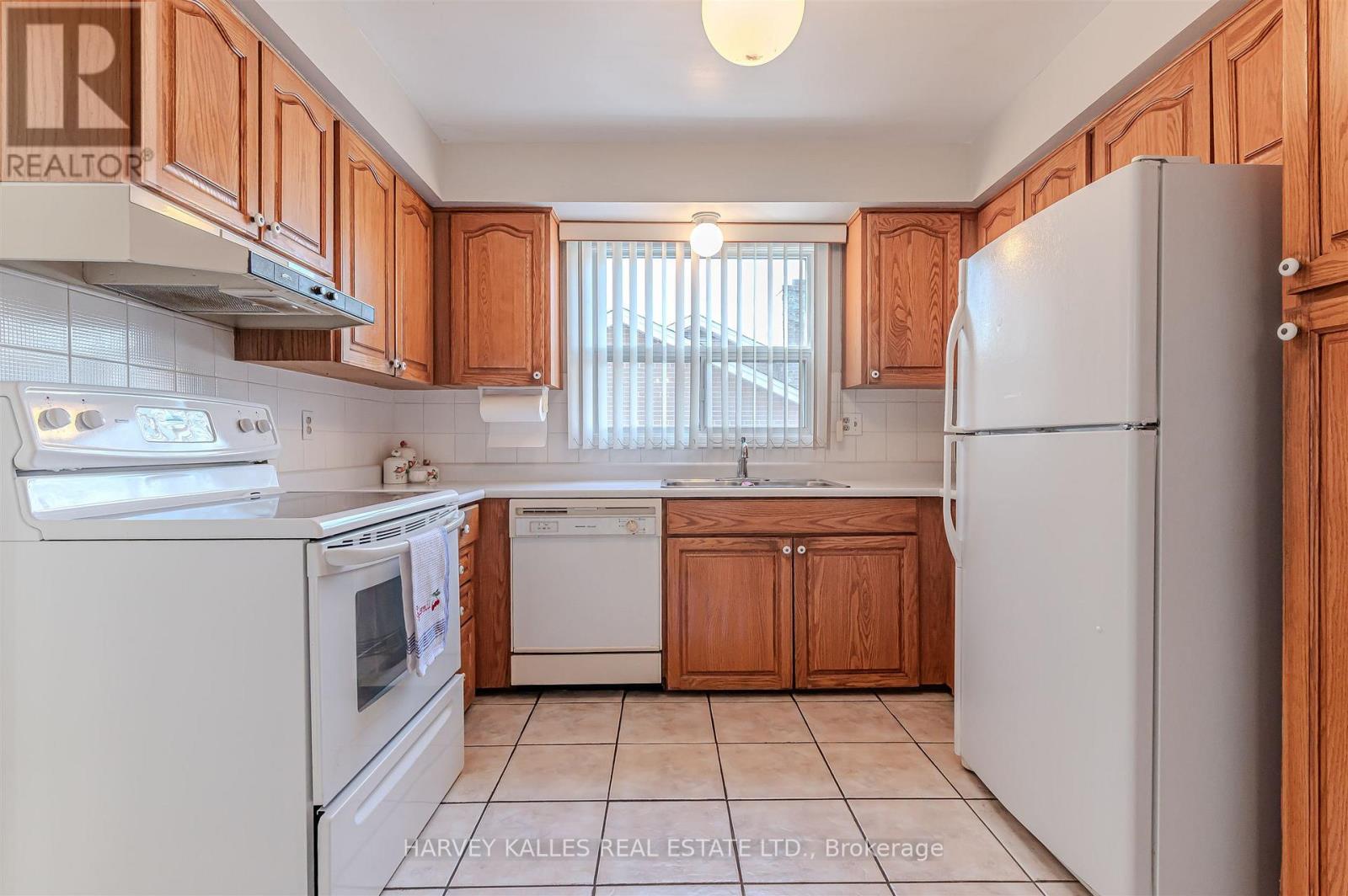 274 Mcgill Street, Mississauga, Ontario  L5A 1V4 - Photo 12 - W12856440