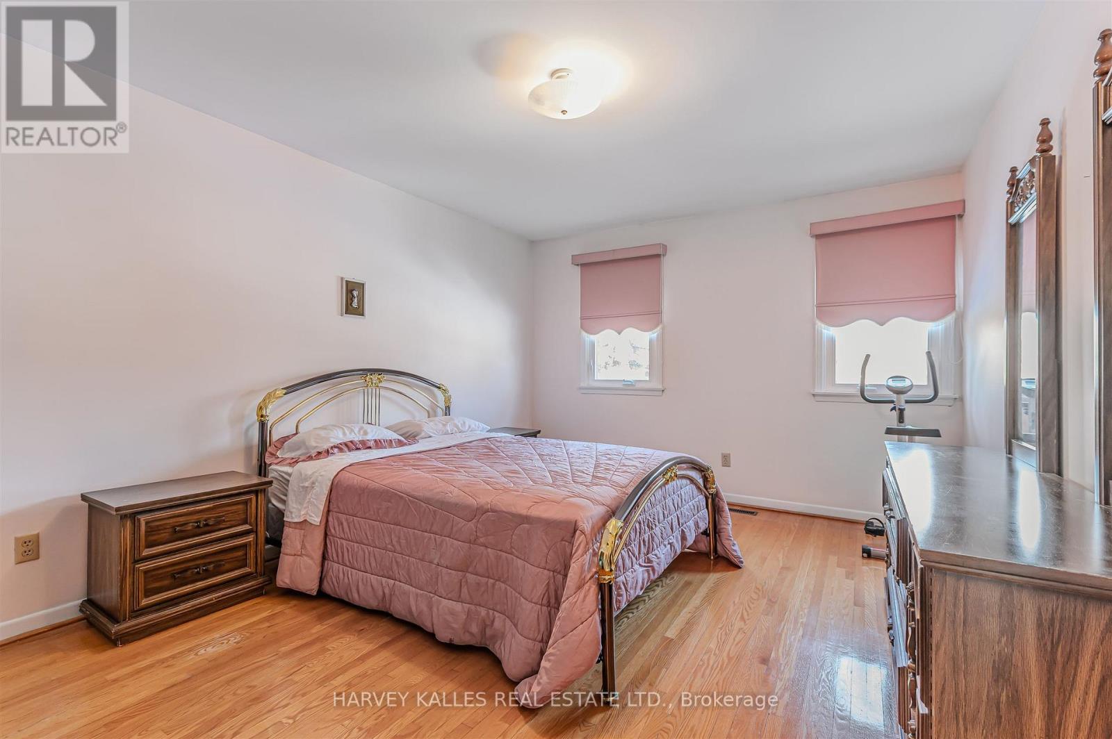 274 Mcgill Street, Mississauga, Ontario  L5A 1V4 - Photo 27 - W12856440