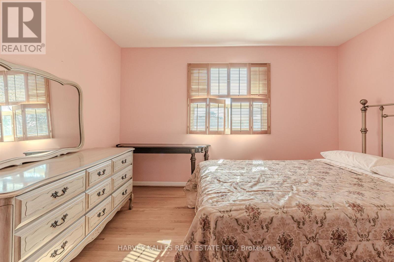 274 Mcgill Street, Mississauga, Ontario  L5A 1V4 - Photo 28 - W12856440