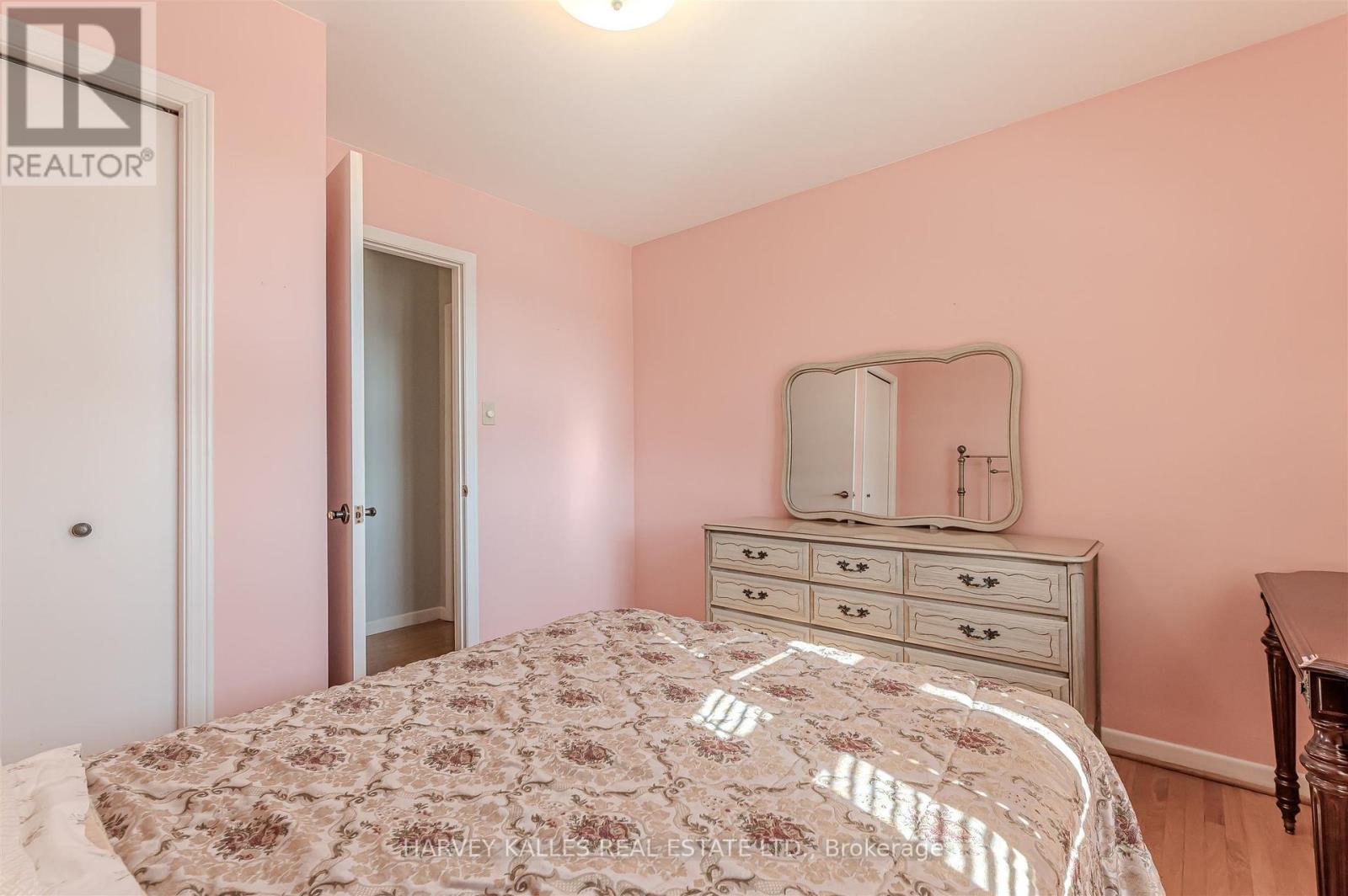 274 Mcgill Street, Mississauga, Ontario  L5A 1V4 - Photo 29 - W12856440