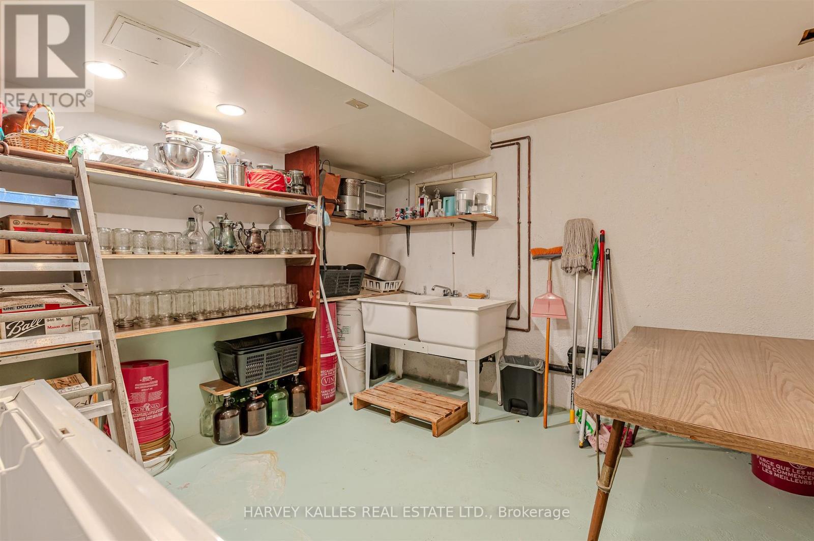 274 Mcgill Street, Mississauga, Ontario  L5A 1V4 - Photo 35 - W12856440