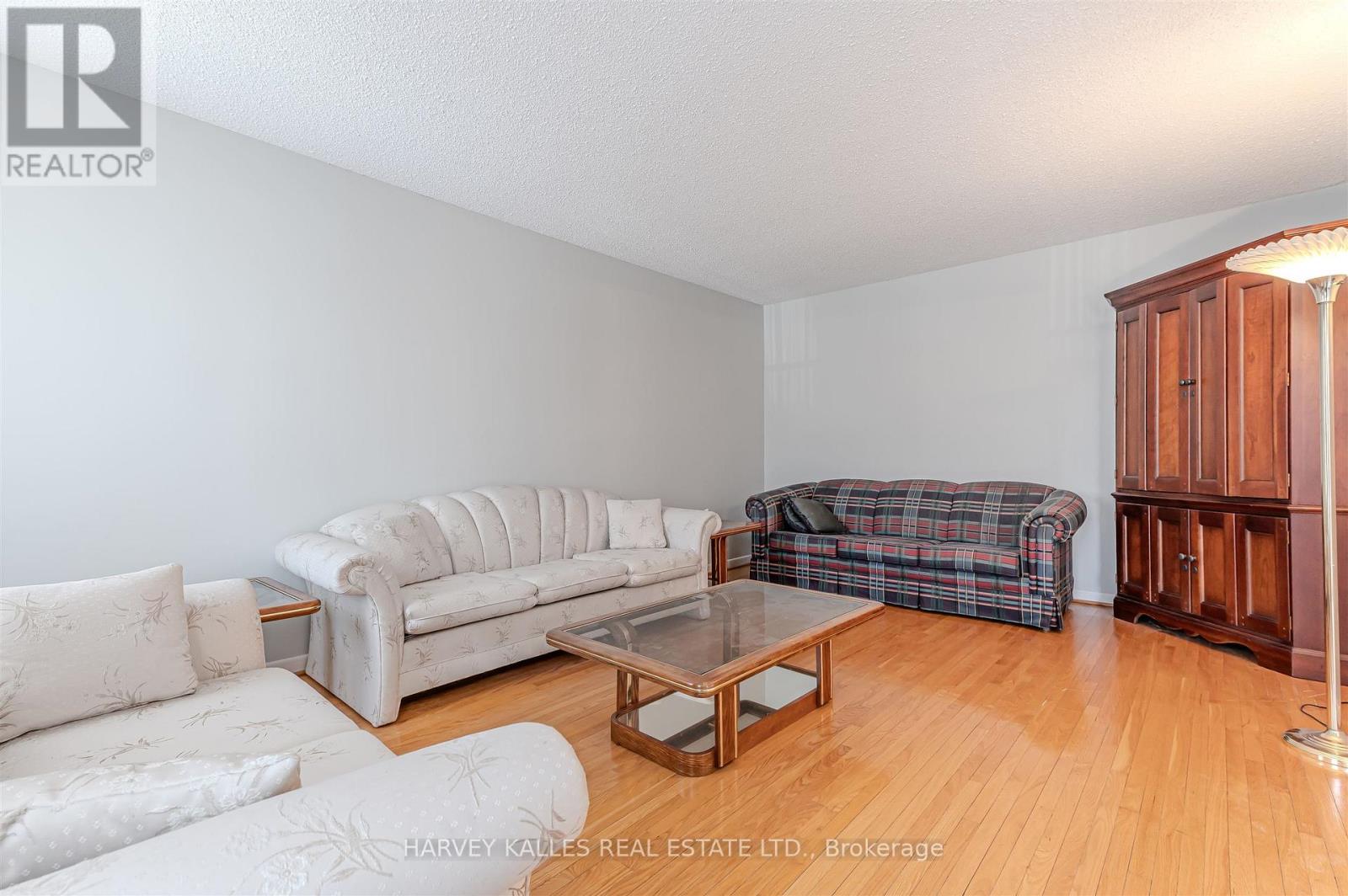 274 Mcgill Street, Mississauga, Ontario  L5A 1V4 - Photo 6 - W12856440