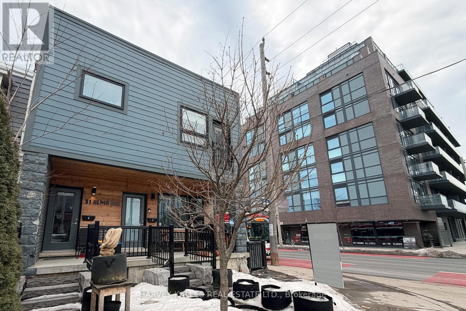 31 Alma Avenue, Toronto, Ontario  M6J 1N2 - Photo 3 - C12856820