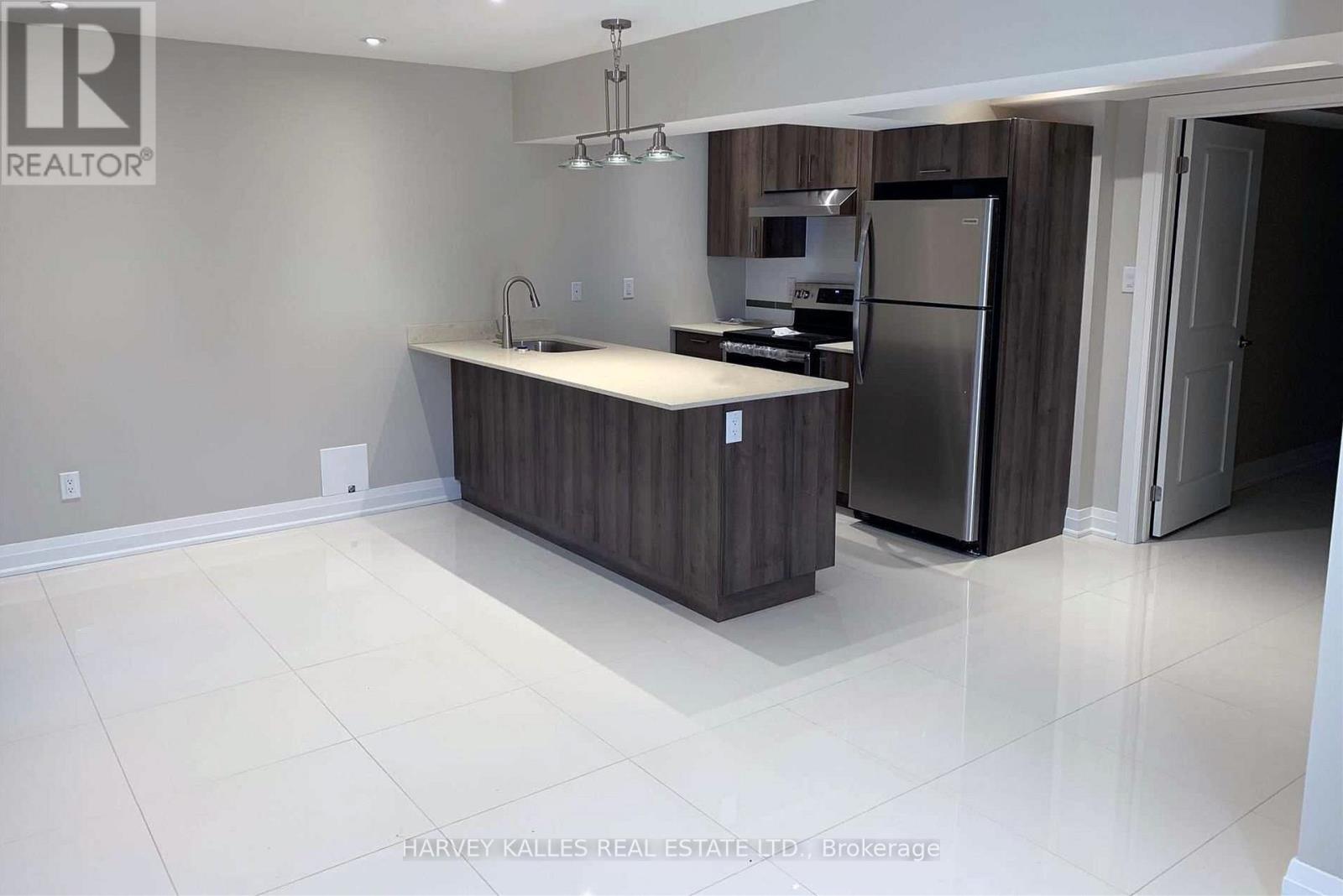 31 Alma Avenue, Toronto, Ontario  M6J 1N2 - Photo 5 - C12856820