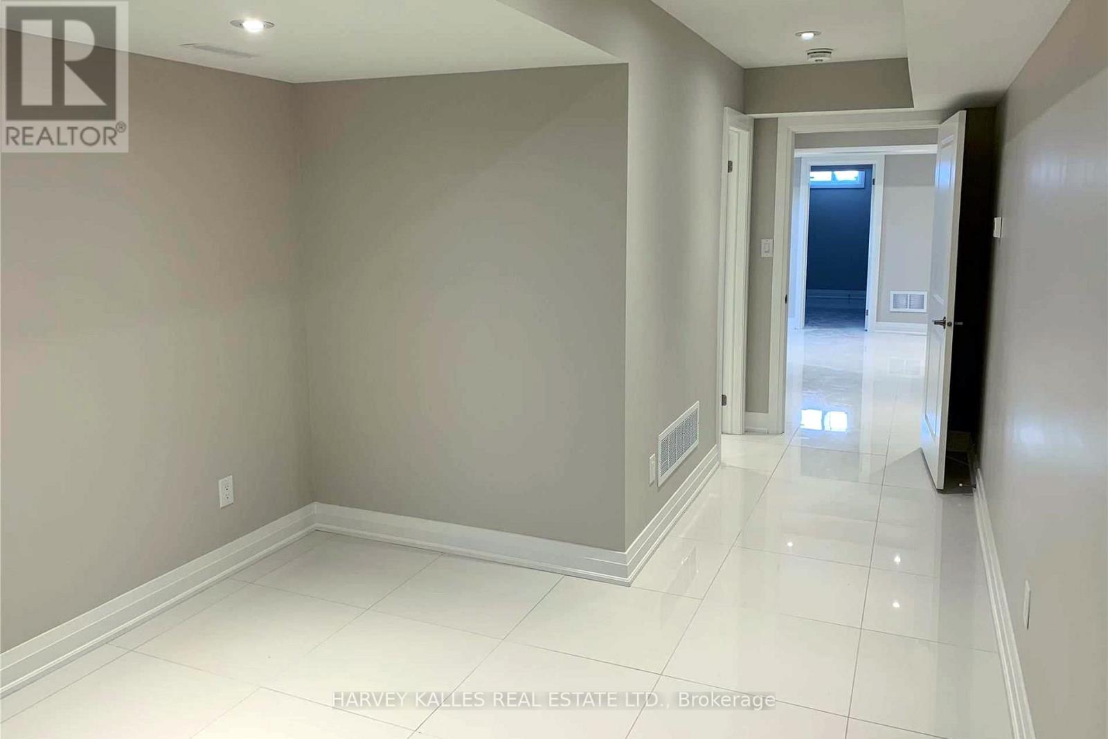 31 Alma Avenue, Toronto, Ontario  M6J 1N2 - Photo 6 - C12856820