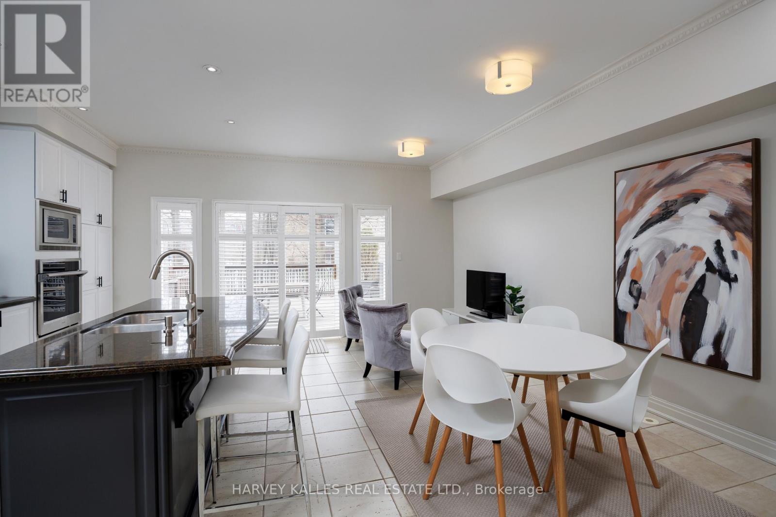 157 St Lawrence Drive, Mississauga, Ontario  L5G 4V2 - Photo 12 - W12859232