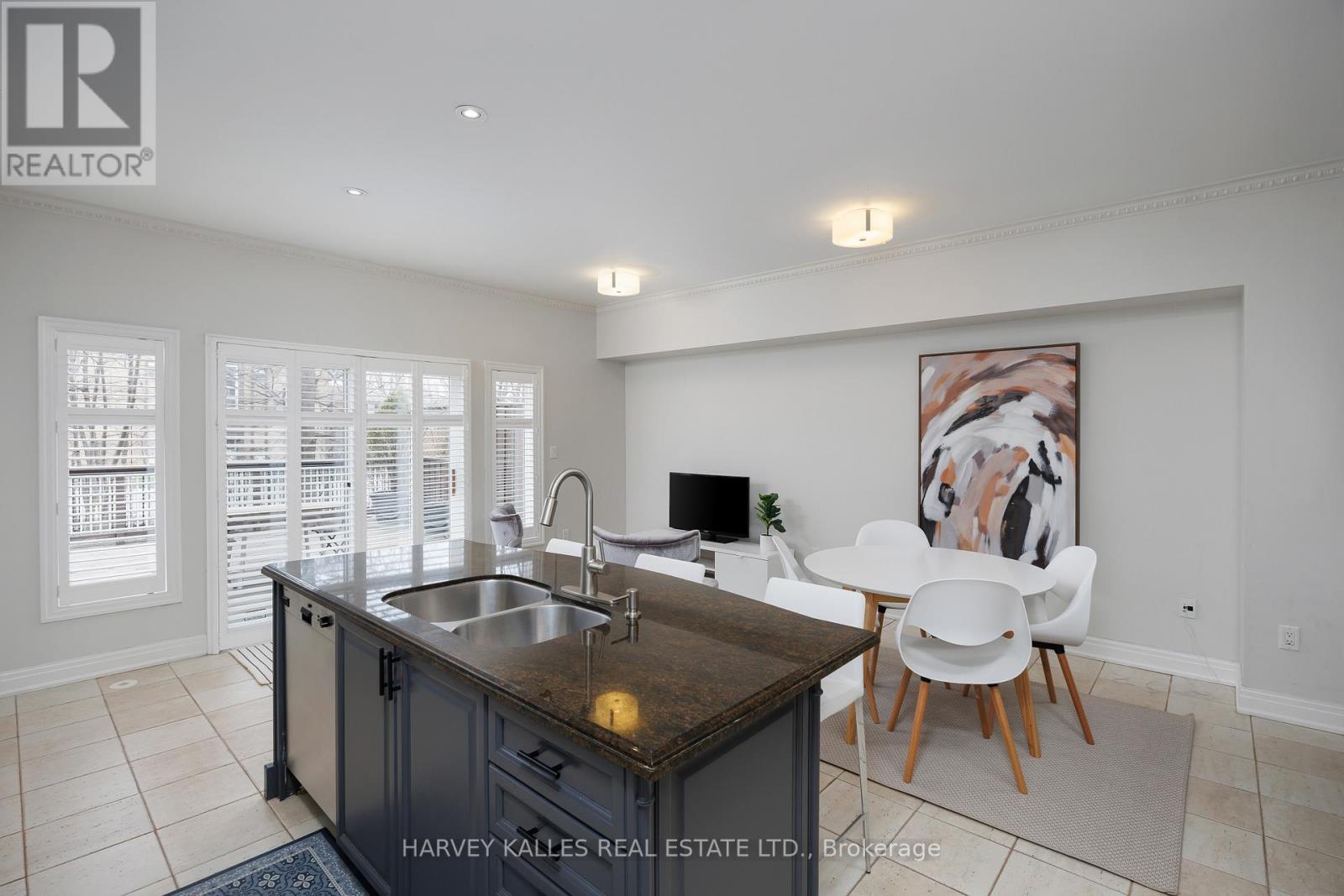 157 St Lawrence Drive, Mississauga, Ontario  L5G 4V2 - Photo 16 - W12859232