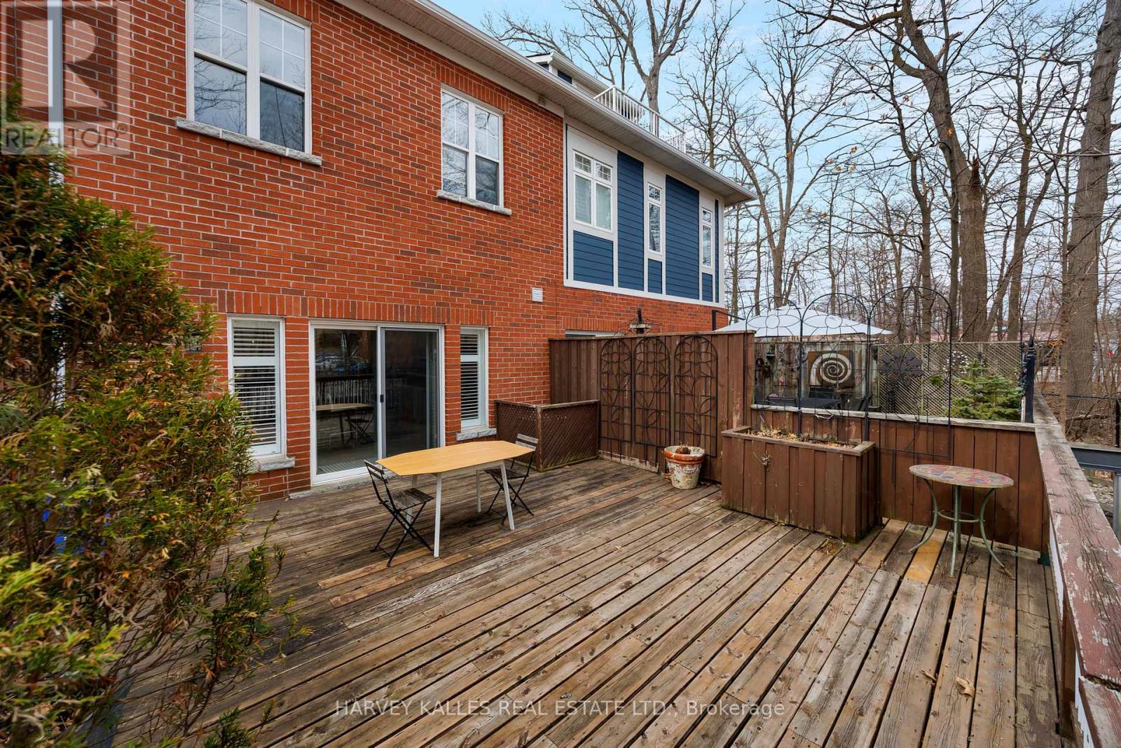 157 St Lawrence Drive, Mississauga, Ontario  L5G 4V2 - Photo 21 - W12859232