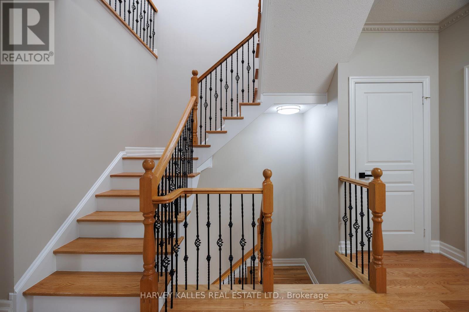 157 St Lawrence Drive, Mississauga, Ontario  L5G 4V2 - Photo 25 - W12859232