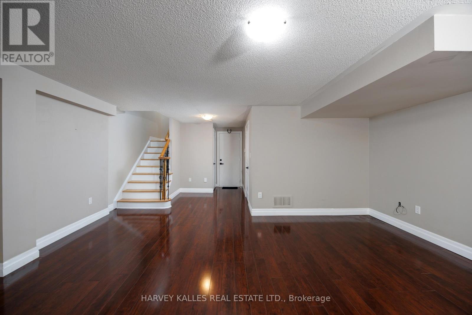 157 St Lawrence Drive, Mississauga, Ontario  L5G 4V2 - Photo 49 - W12859232