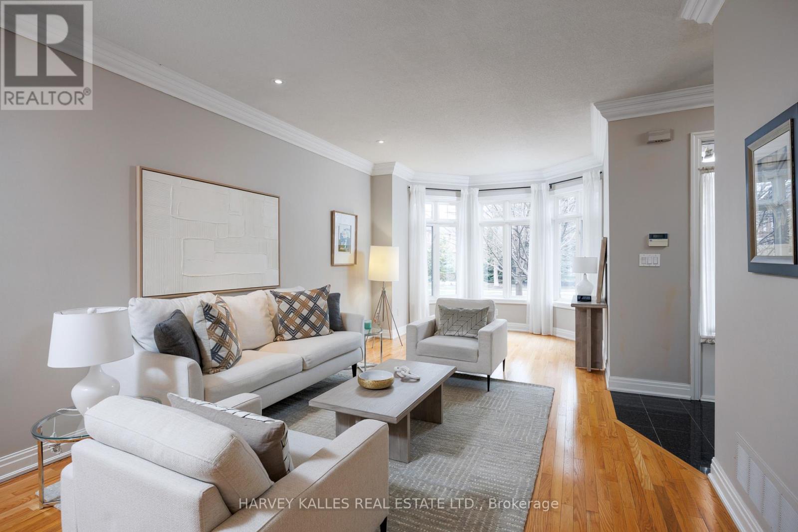 157 St Lawrence Drive, Mississauga, Ontario  L5G 4V2 - Photo 6 - W12859232