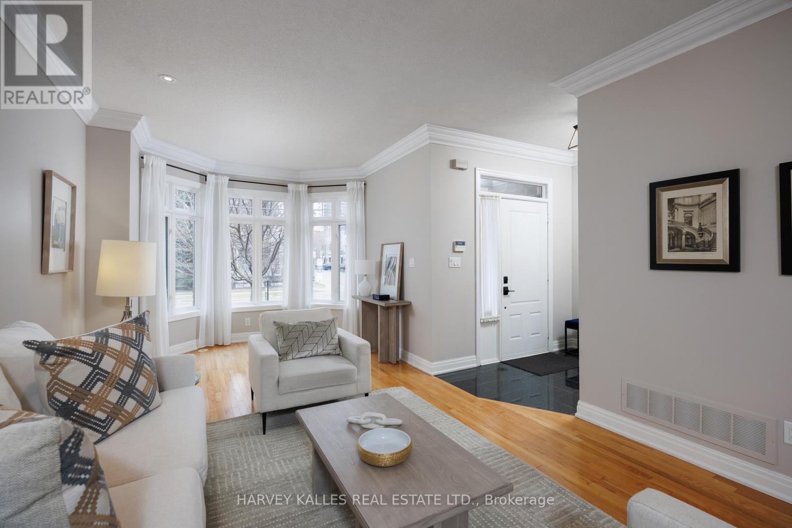 157 St Lawrence Drive, Mississauga, Ontario  L5G 4V2 - Photo 7 - W12859232