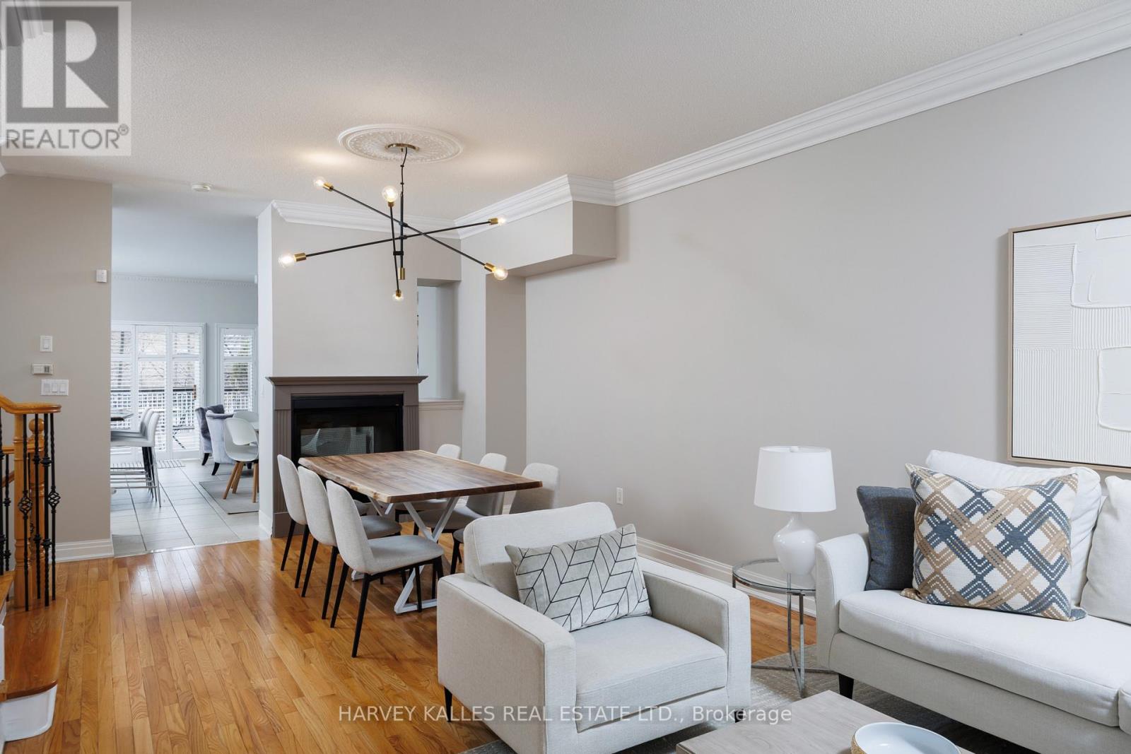 157 St Lawrence Drive, Mississauga, Ontario  L5G 4V2 - Photo 9 - W12859232