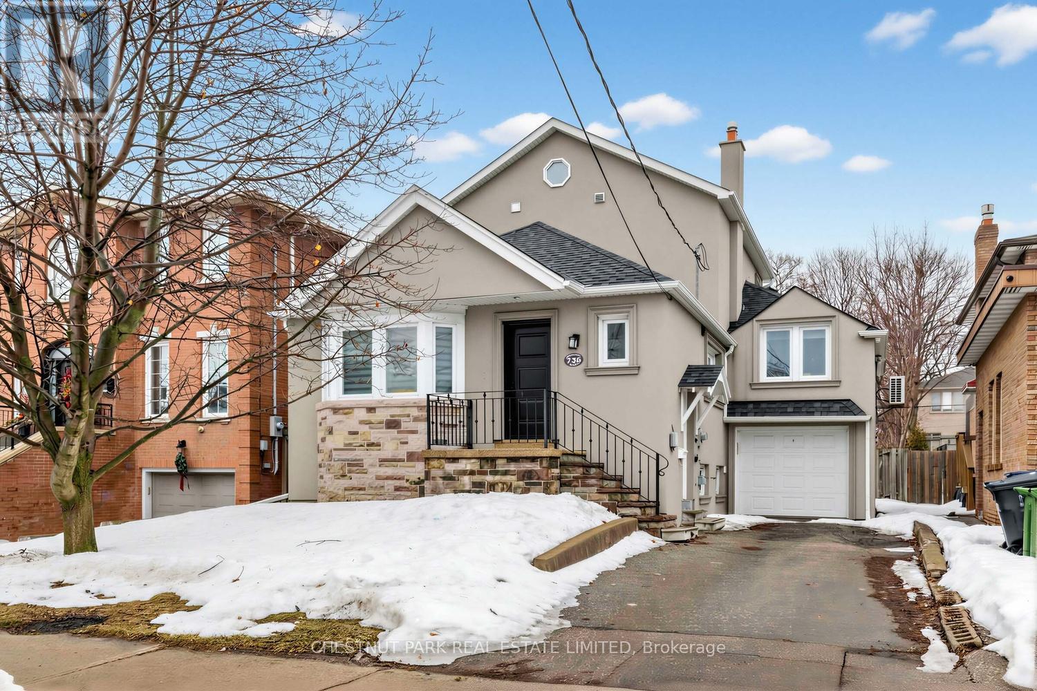 736 GLENCAIRN AVENUE, Toronto, Ontario