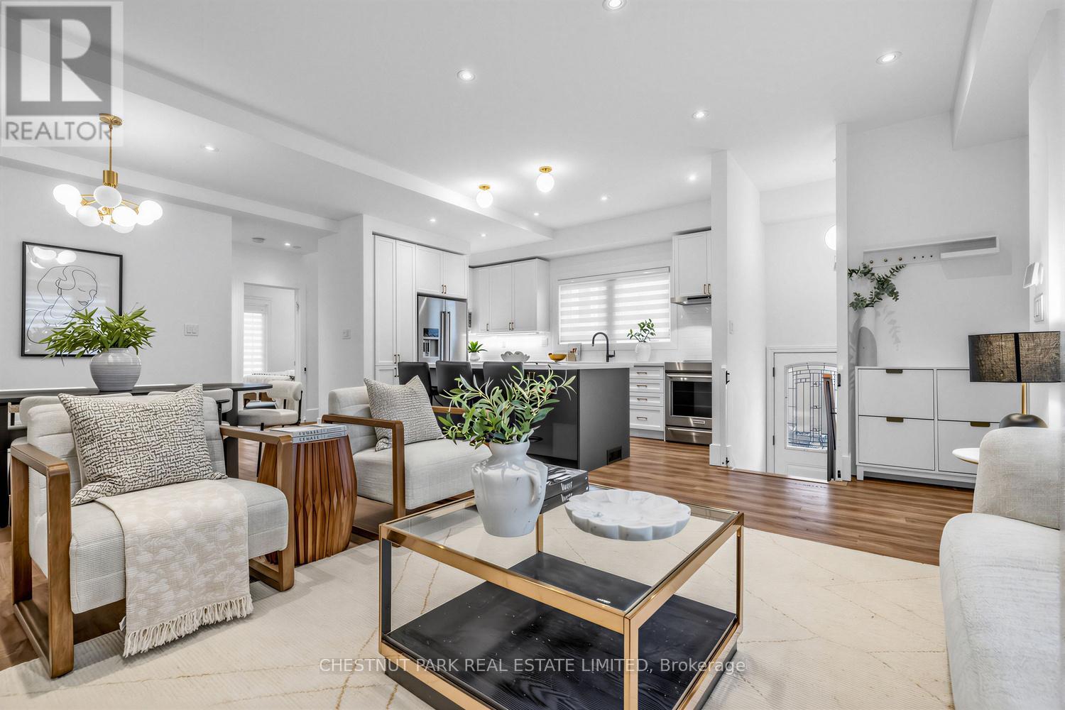 736 Glencairn Avenue, Toronto, Ontario  M6B 2A1 - Photo 10 - C12860576