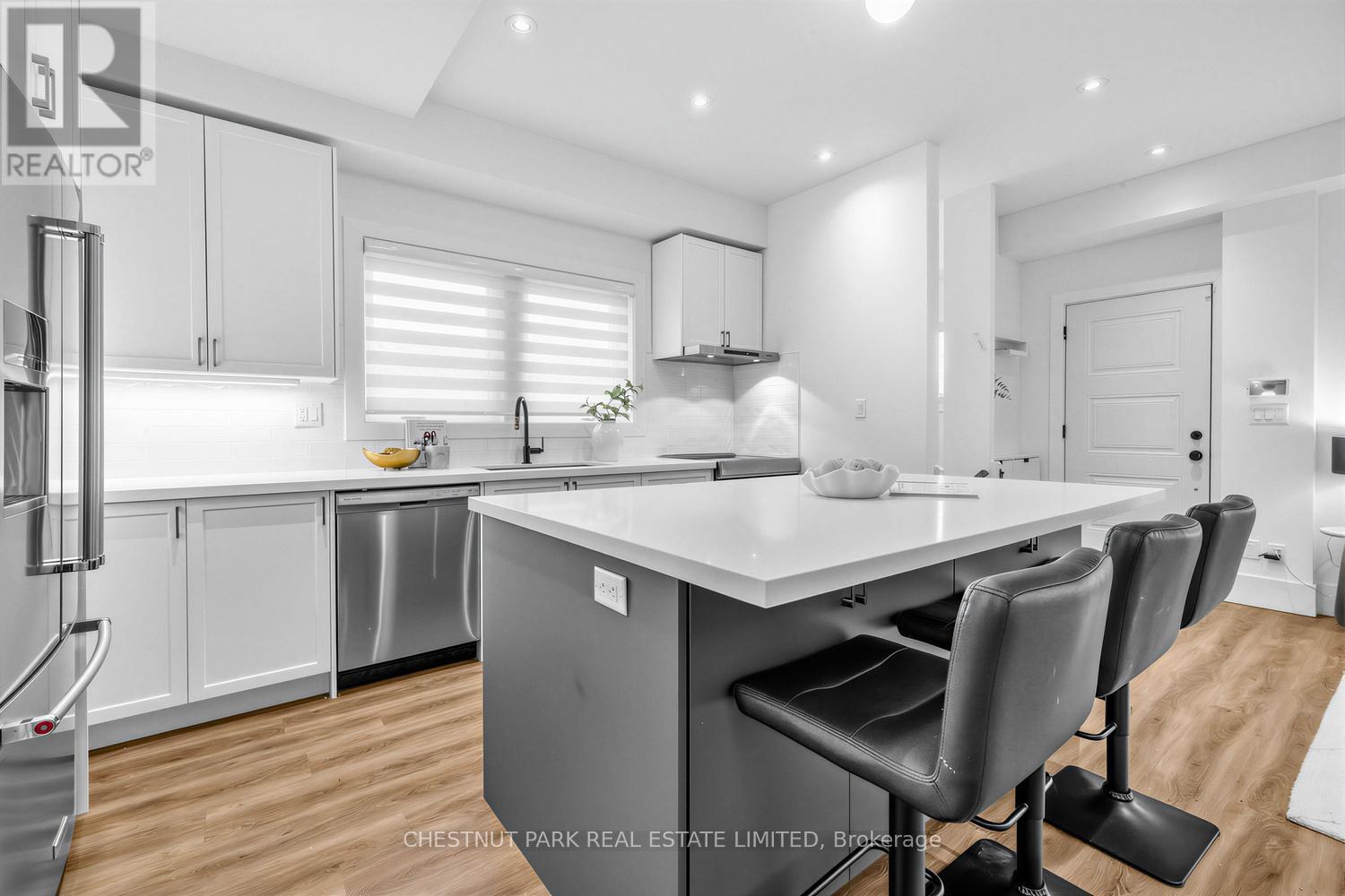 736 Glencairn Avenue, Toronto, Ontario  M6B 2A1 - Photo 13 - C12860576