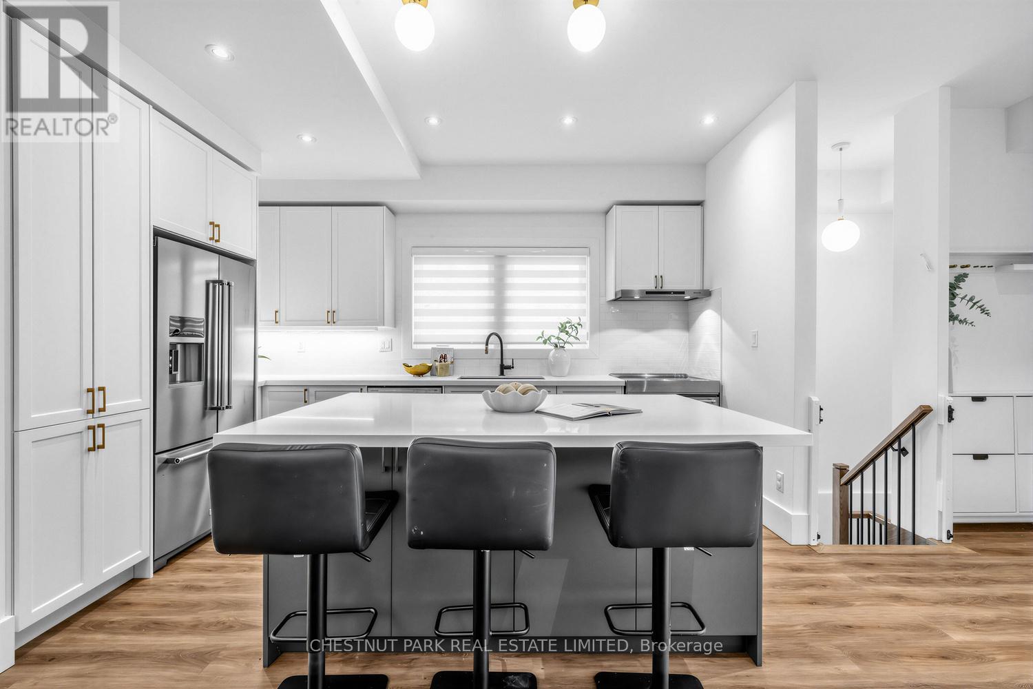 736 Glencairn Avenue, Toronto, Ontario  M6B 2A1 - Photo 14 - C12860576