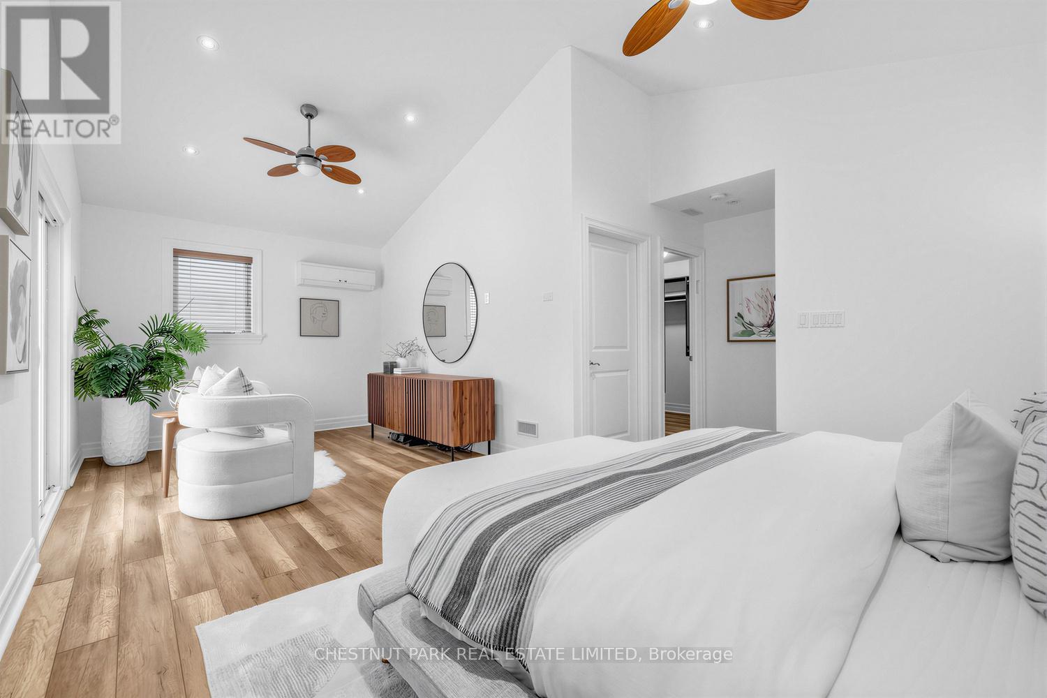 736 Glencairn Avenue, Toronto, Ontario  M6B 2A1 - Photo 27 - C12860576