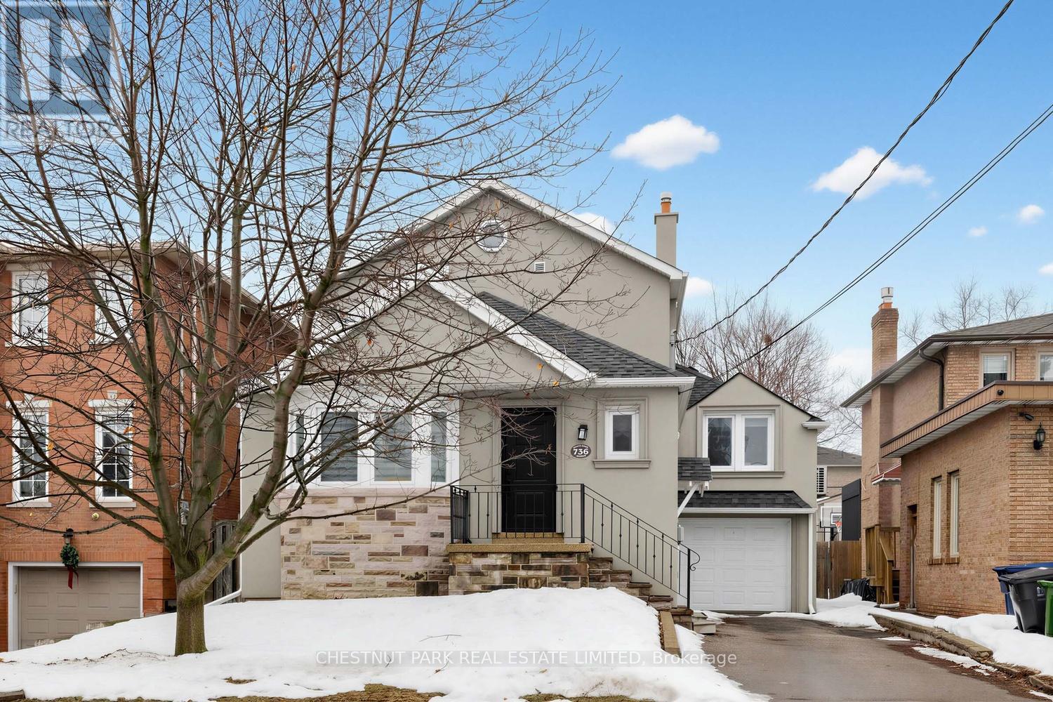 736 Glencairn Avenue, Toronto, Ontario  M6B 2A1 - Photo 3 - C12860576