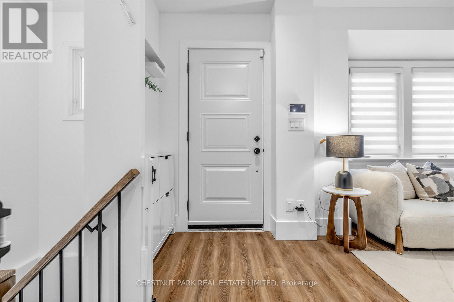 736 Glencairn Avenue, Toronto, Ontario  M6B 2A1 - Photo 5 - C12860576