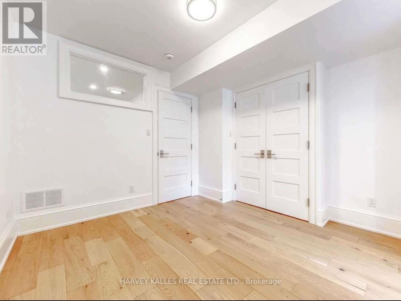 Lower - 10 Duggan Avenue, Toronto, Ontario  M4V 1Y2 - Photo 15 - C12863142